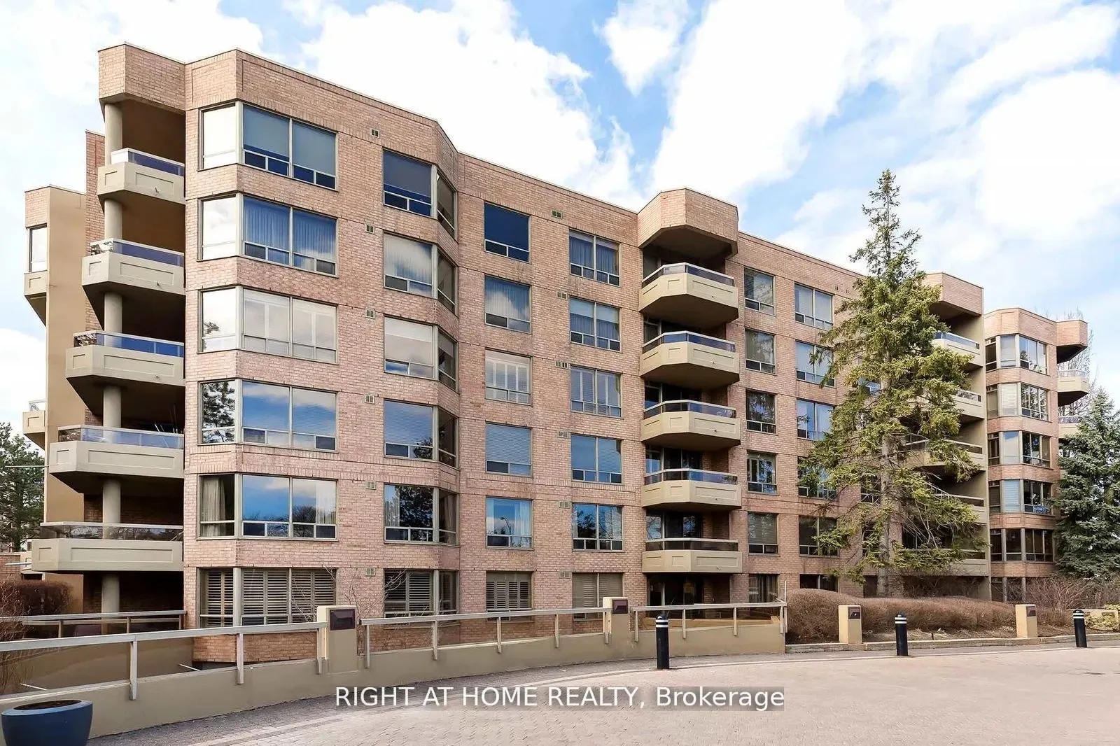 1210 Don Mills Road, #206