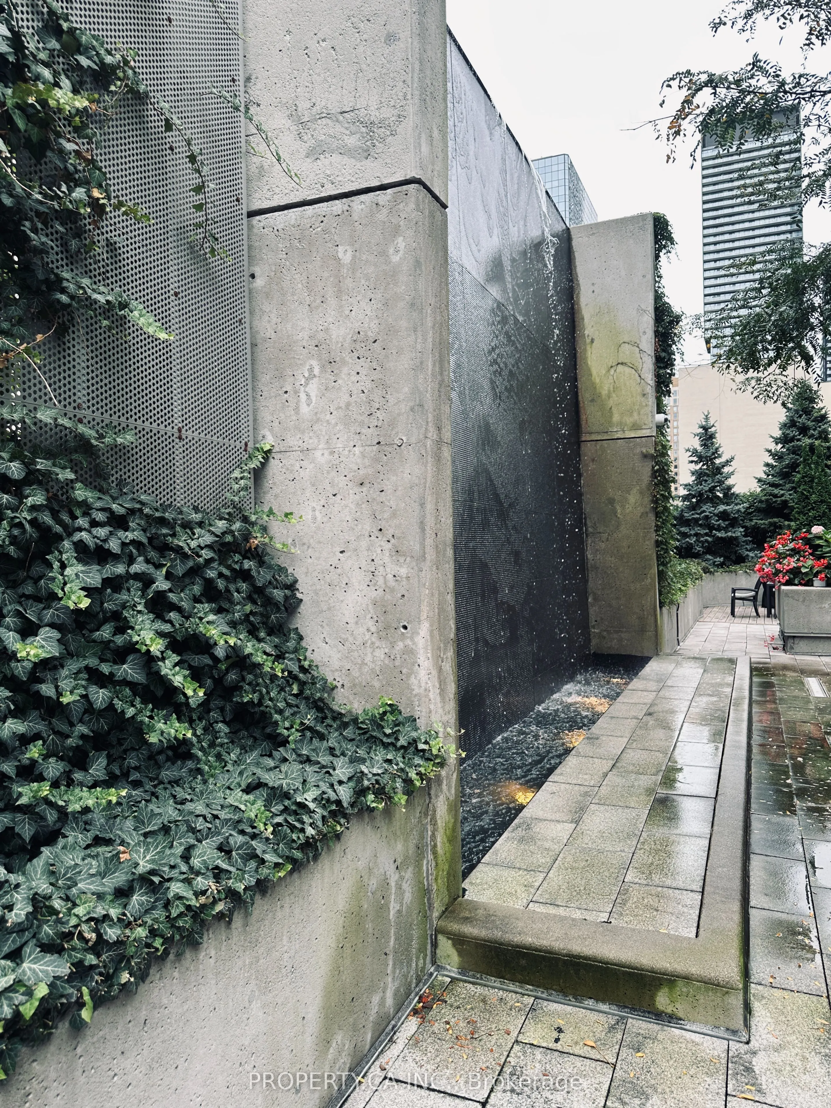 388 Yonge Street, #6302