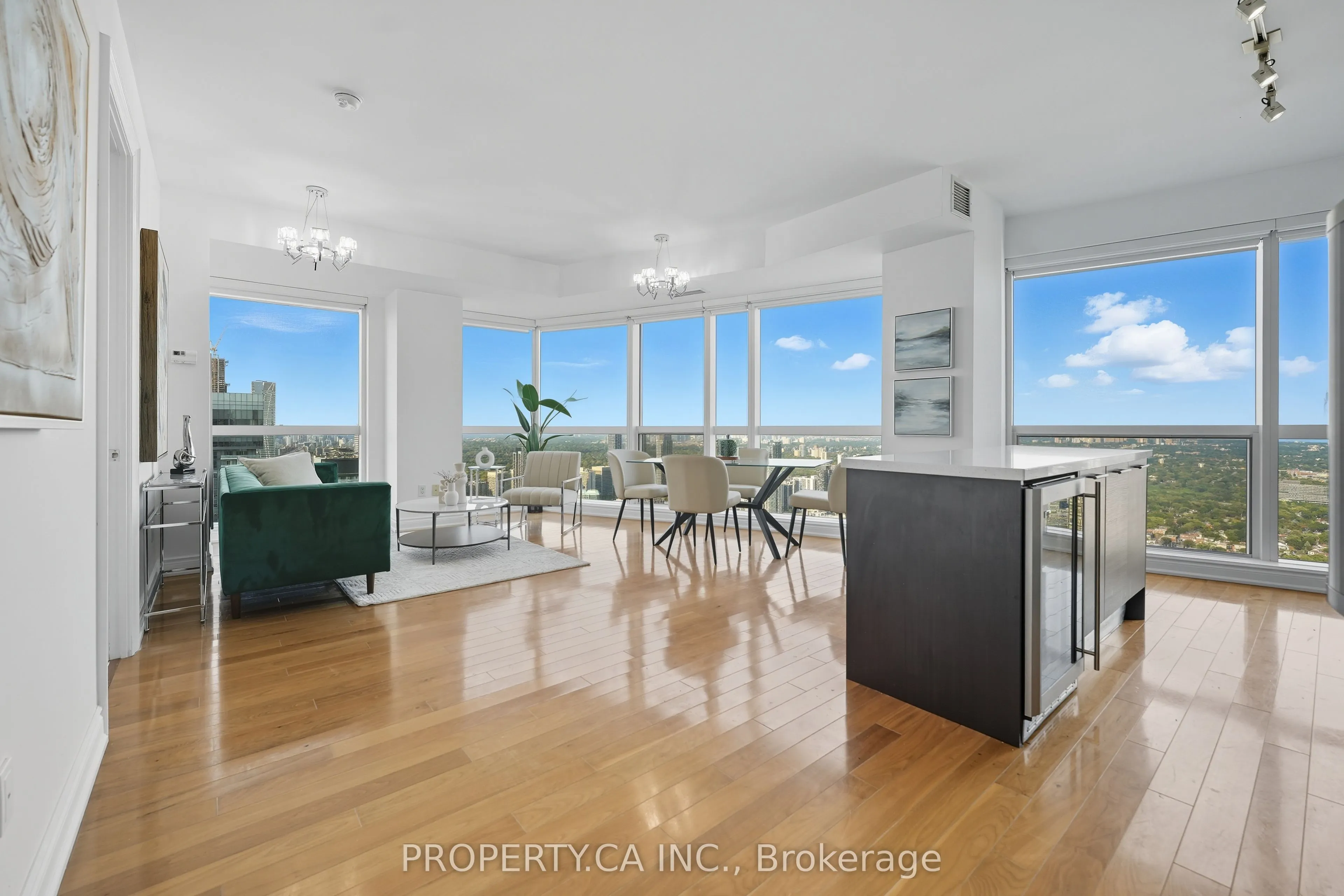 388 Yonge Street, #6302