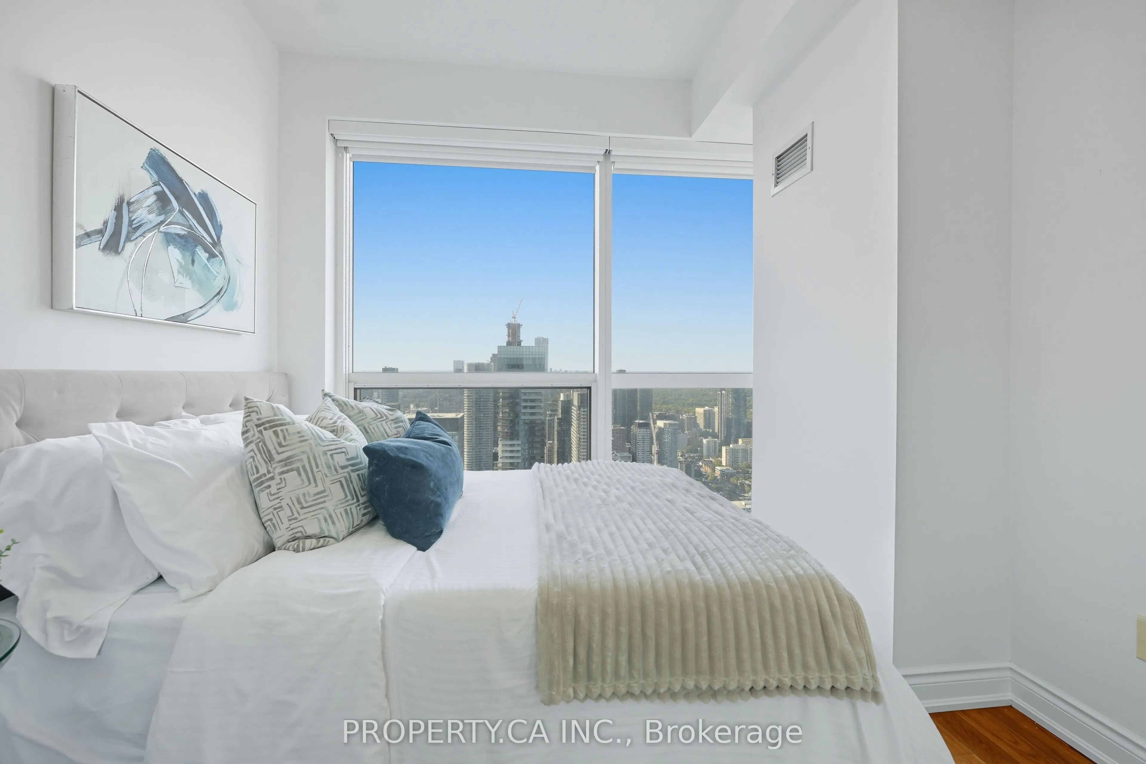 388 Yonge Street, #6302
