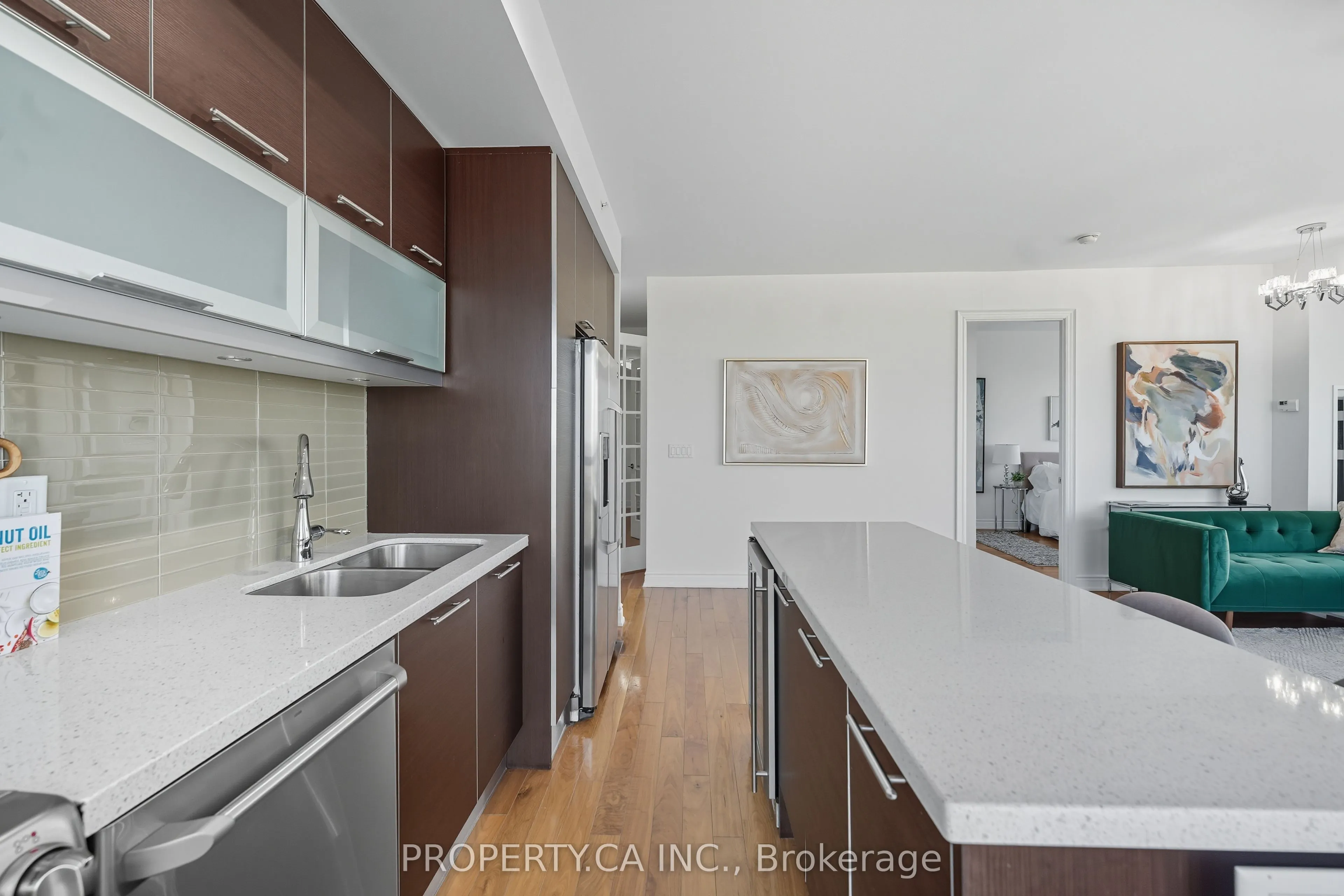 388 Yonge Street, #6302