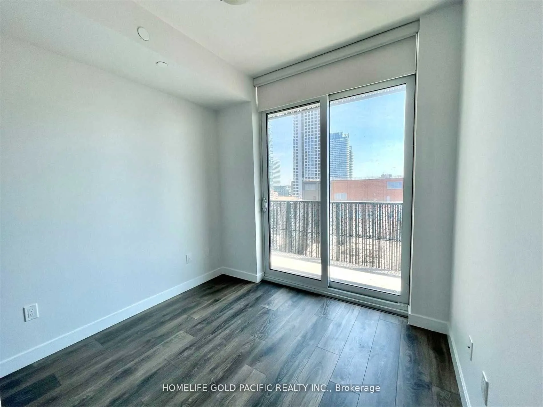 8 Eglinton Avenue E, #1211