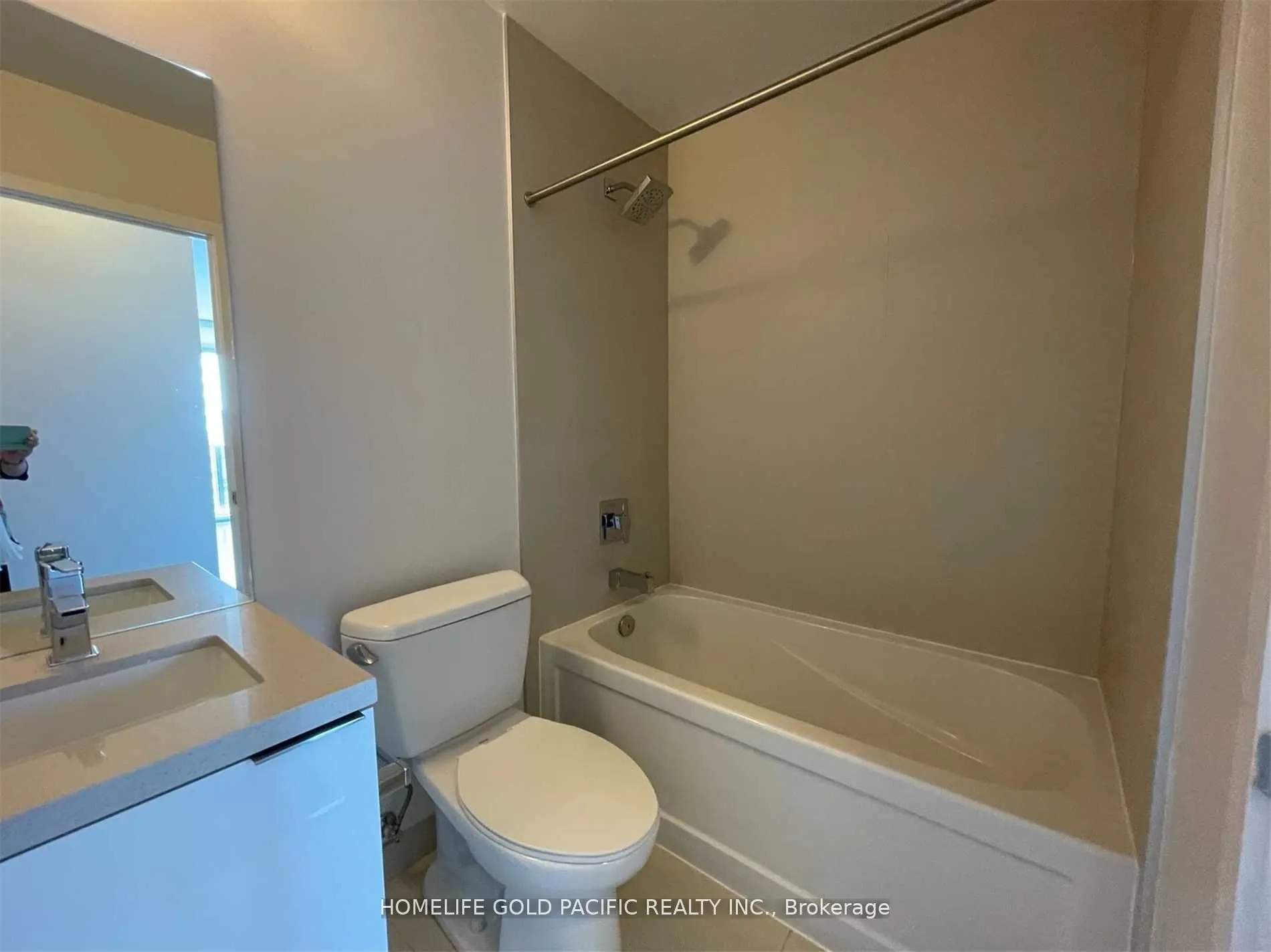 8 Eglinton Avenue E, #1211