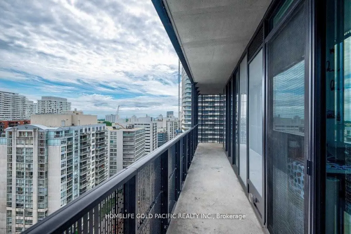 8 Eglinton Avenue E, #1211