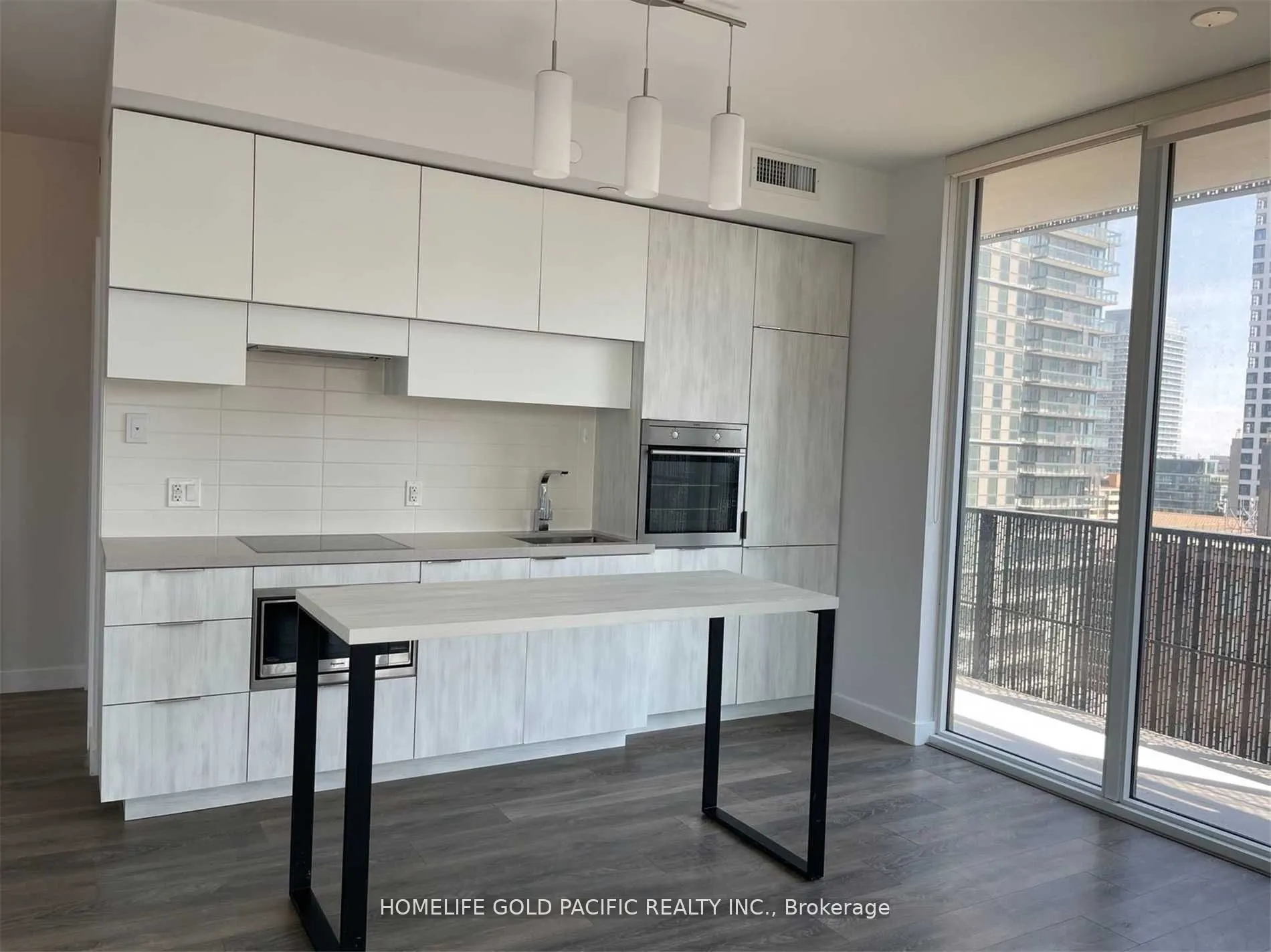 8 Eglinton Avenue E, #1211