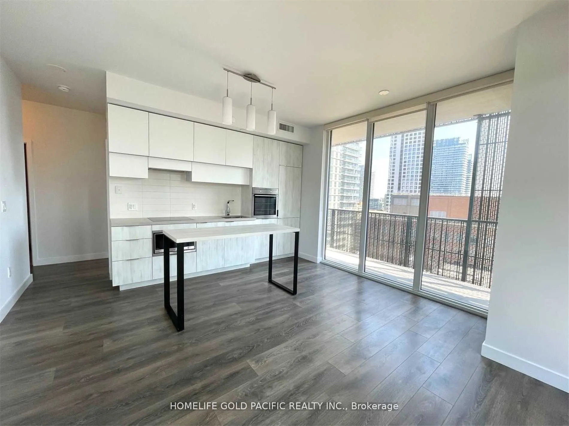 8 Eglinton Avenue E, #1211