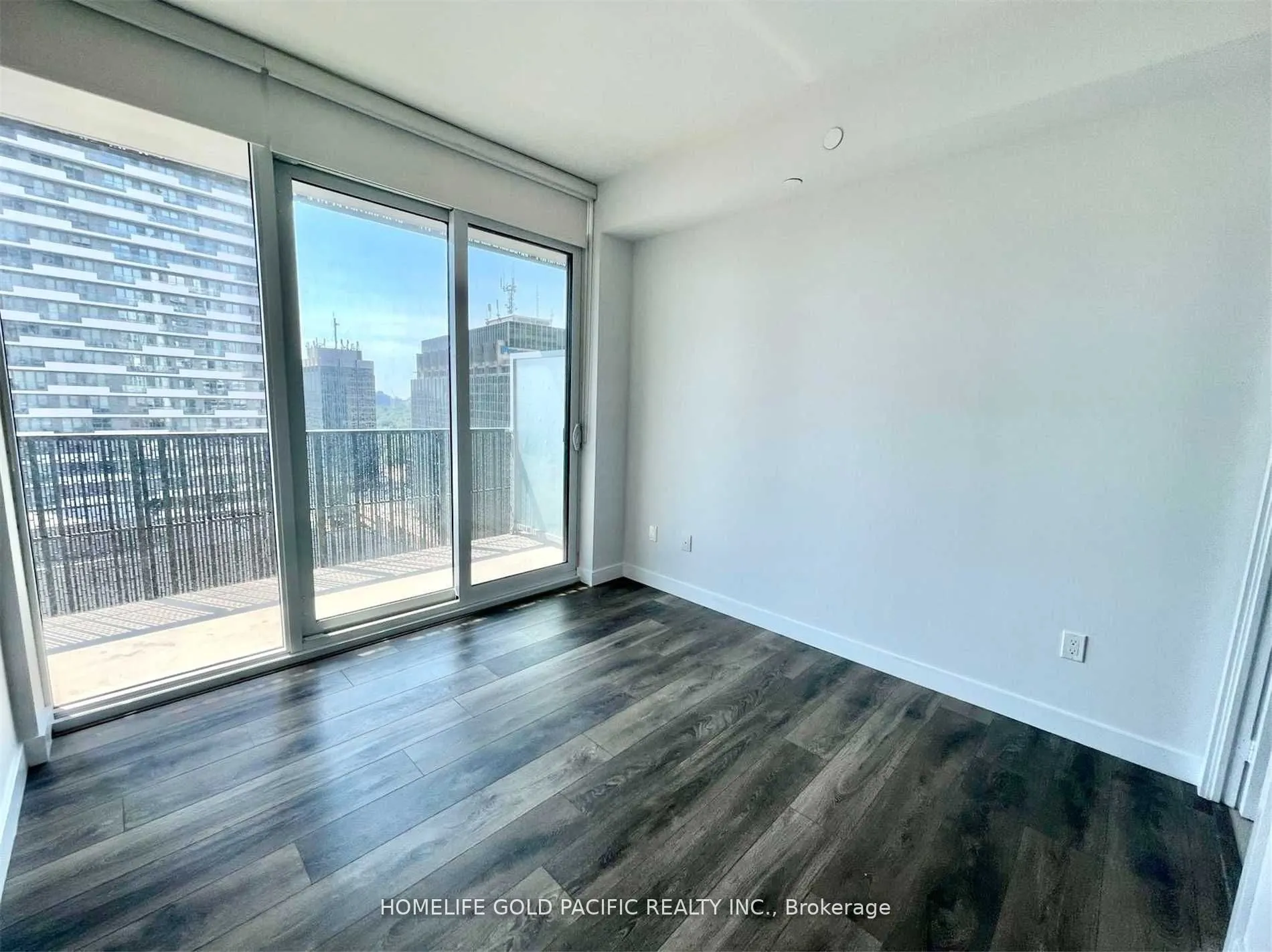 8 Eglinton Avenue E, #1211