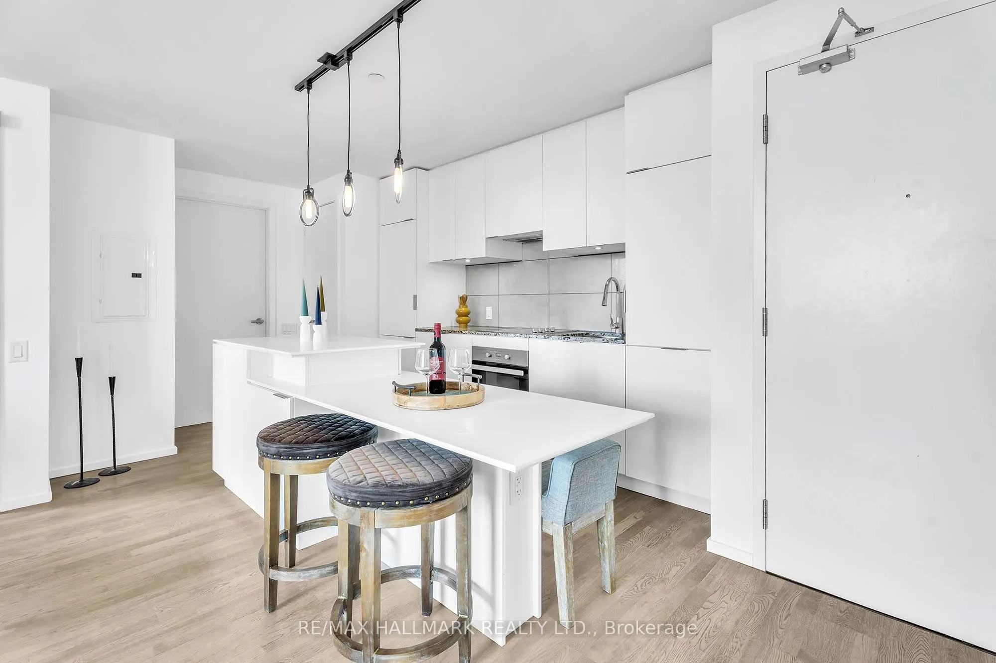 5 St Joseph St Street, #2611