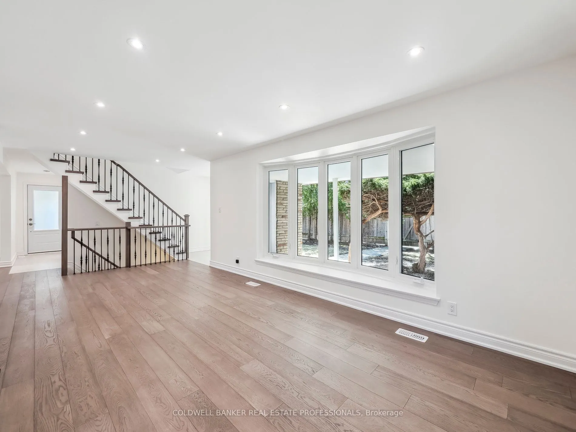 2 Kempsell Crescent