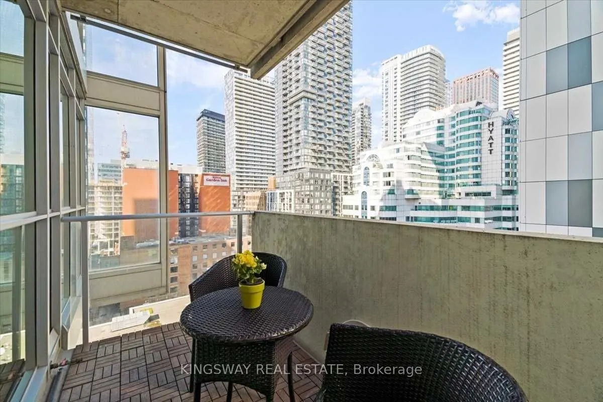 375 King Street W, #1107