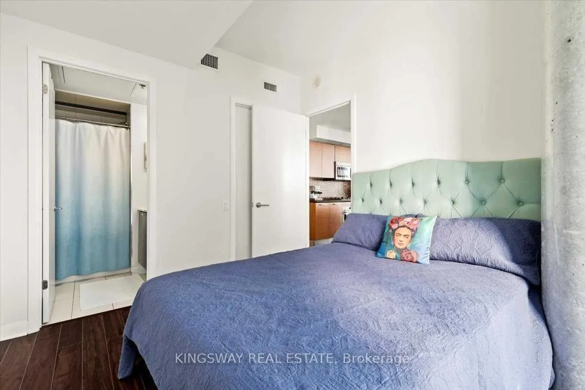 375 King Street W, #1107