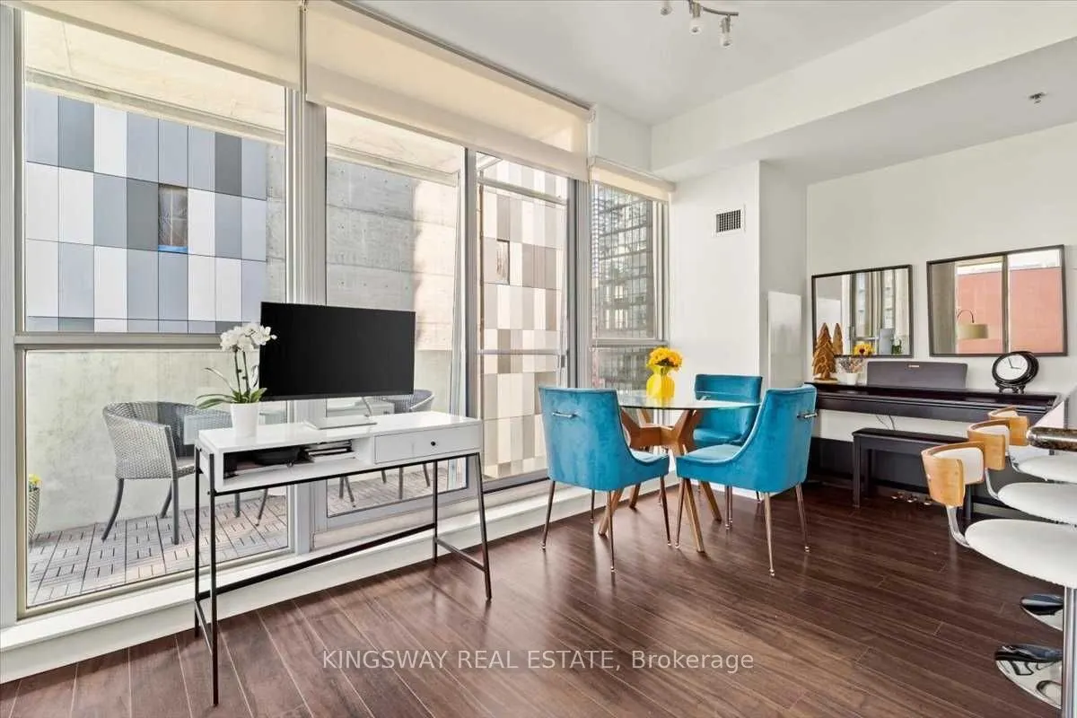 375 King Street W, #1107