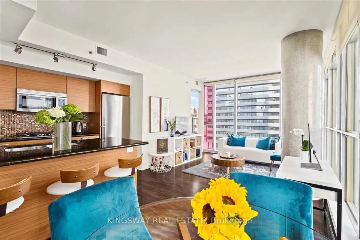 375 King Street W, #1107