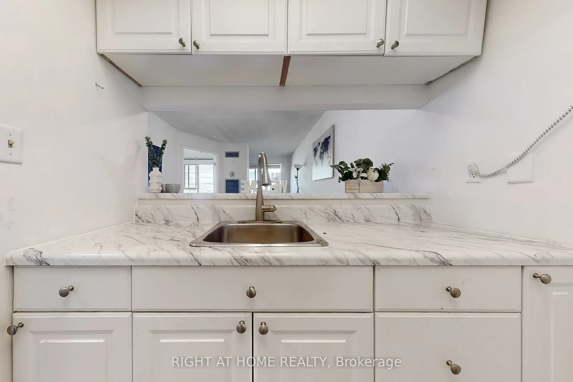 222 The Esplanade Avenue, #705
