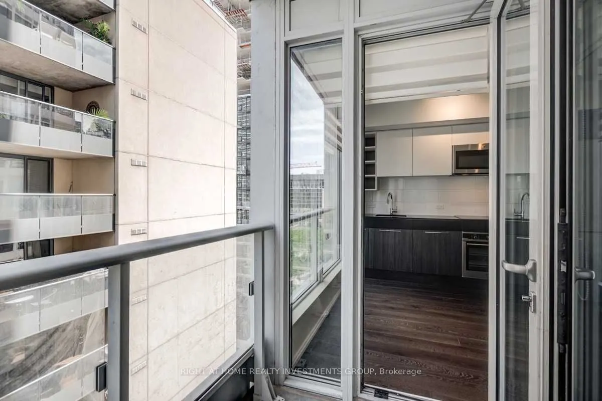 68 Shuter Street, #801