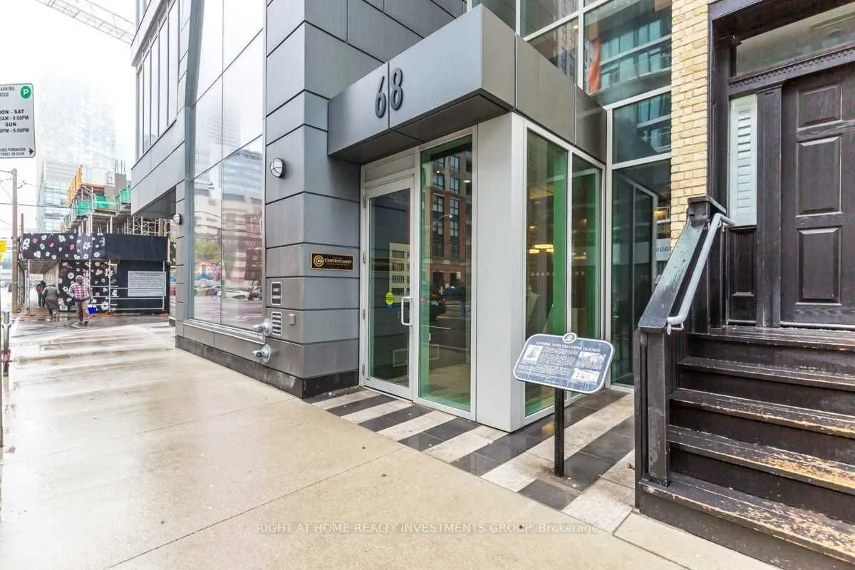 68 Shuter Street, #801