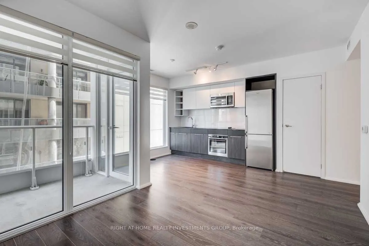 68 Shuter Street, #801