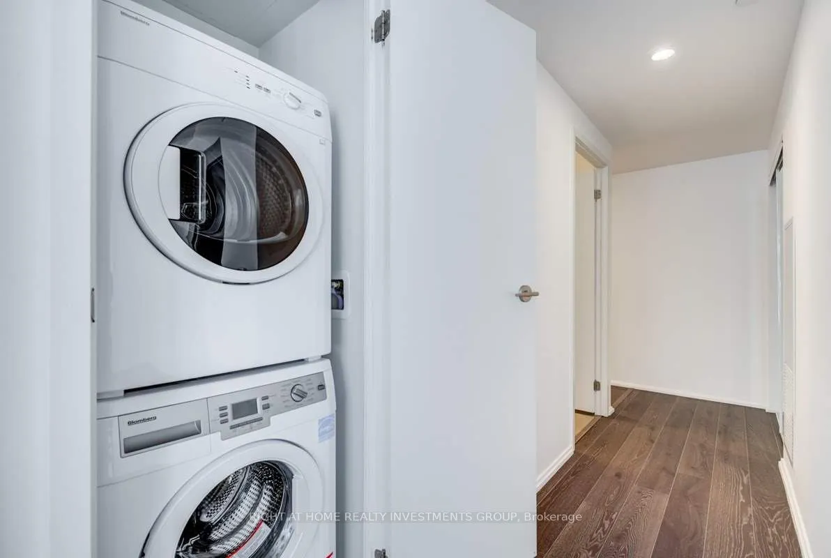 68 Shuter Street, #801