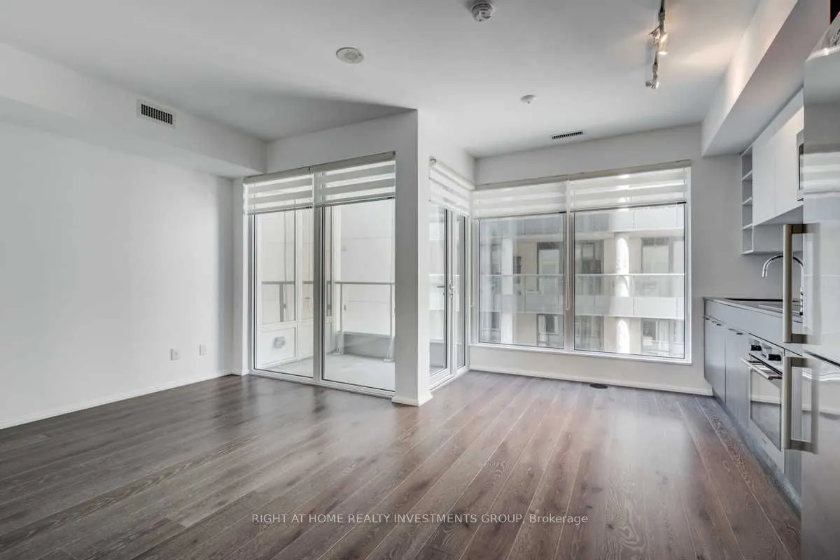 68 Shuter Street, #801