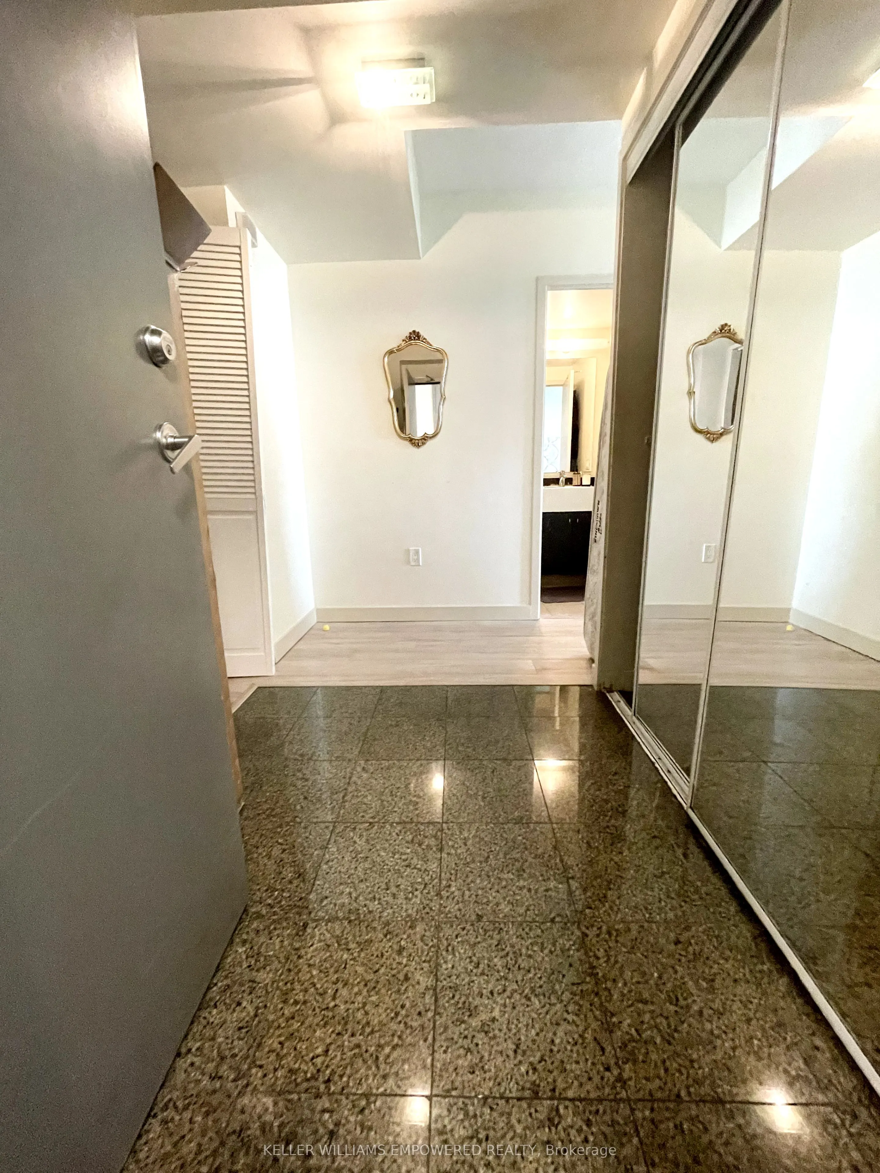 3 Navy Wharf Court, #602