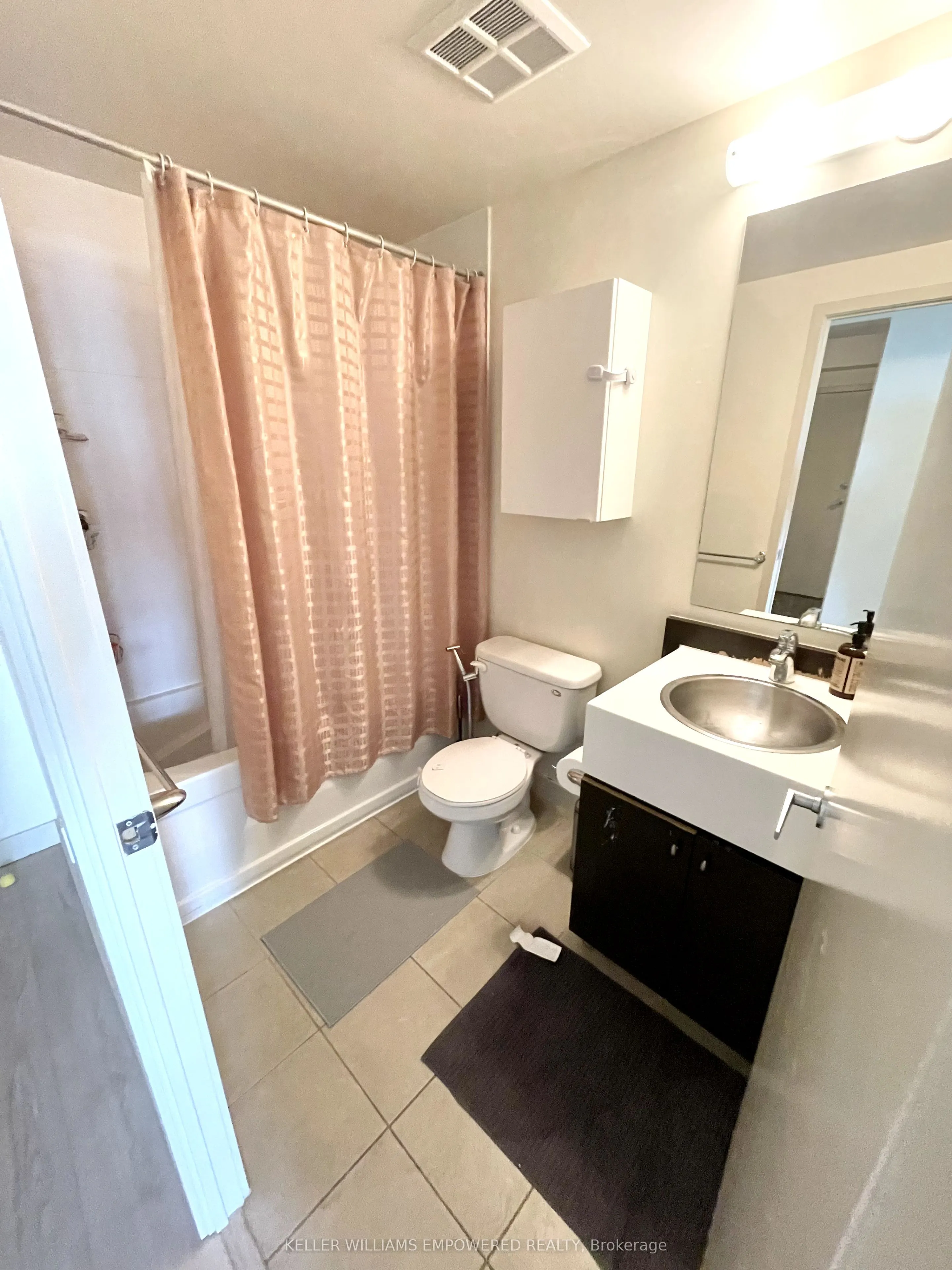 3 Navy Wharf Court, #602