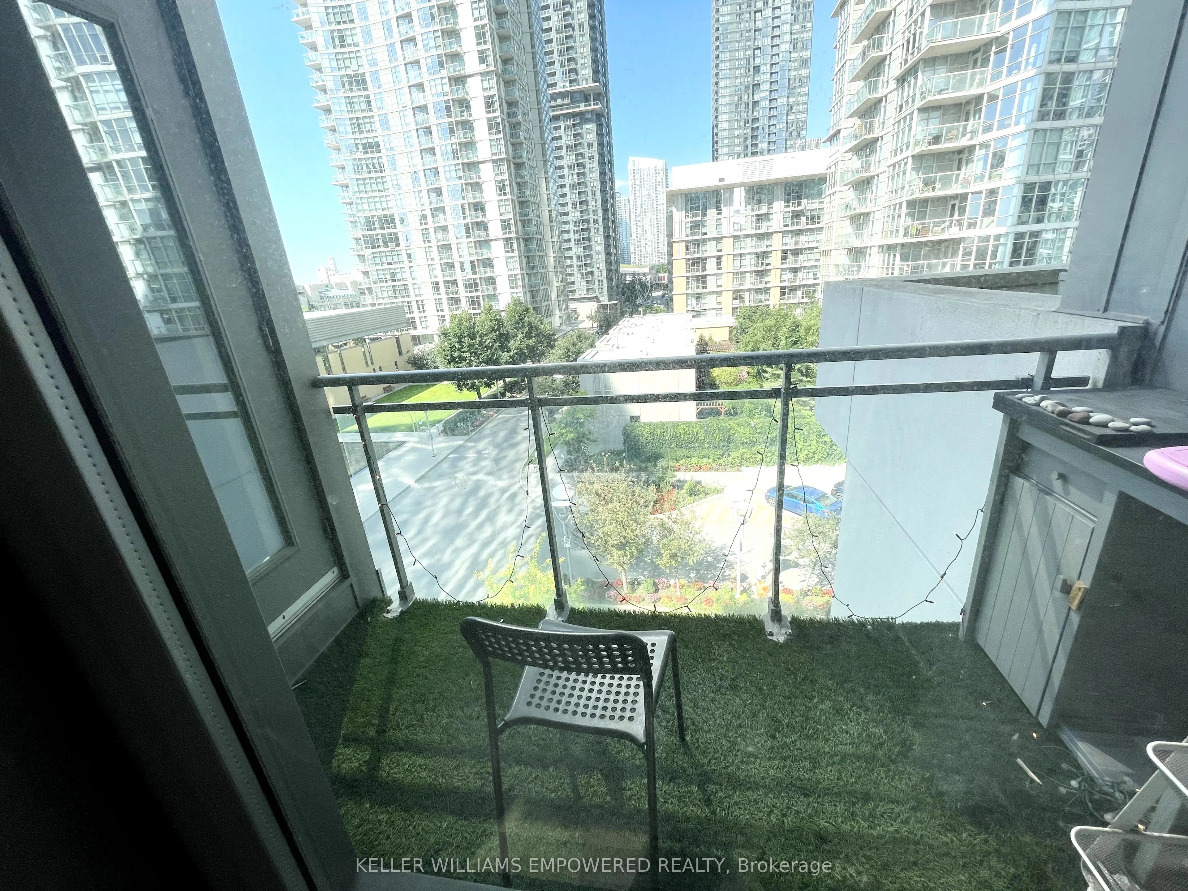 3 Navy Wharf Court, #602