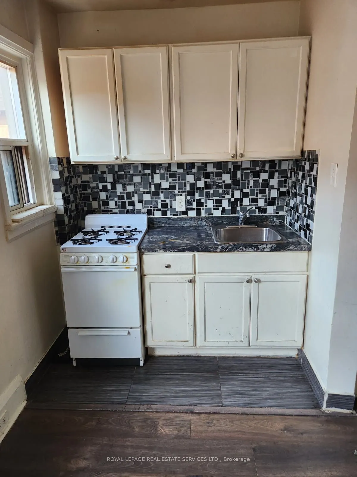 98 Vaughan Road, #306