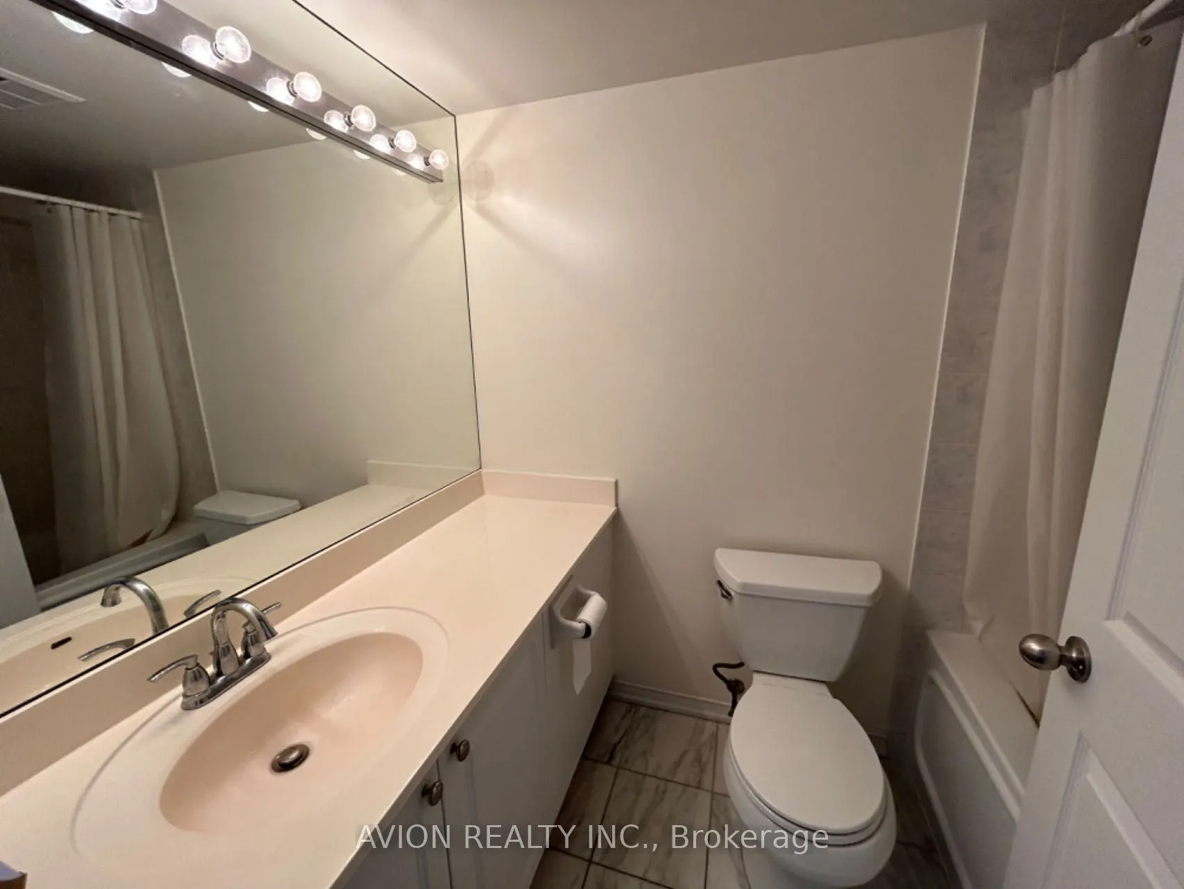 887 Bay Street, #1108