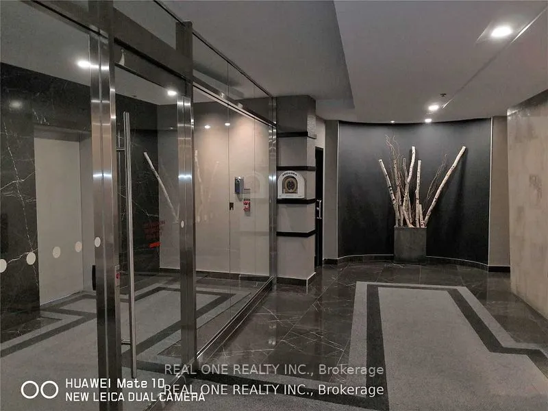 8 Park Road, #2009