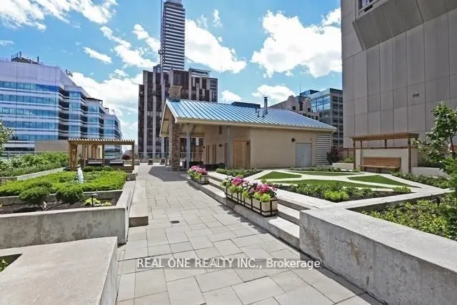 8 Park Road, #2009