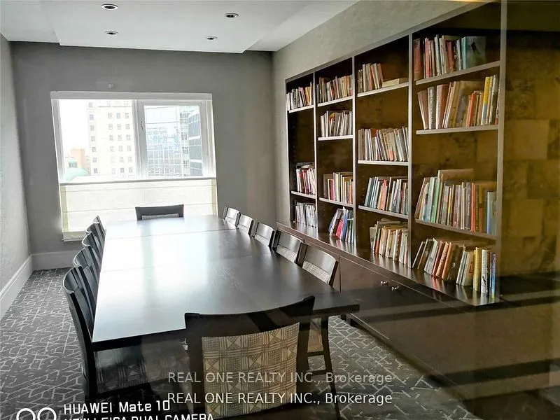 8 Park Road, #2009
