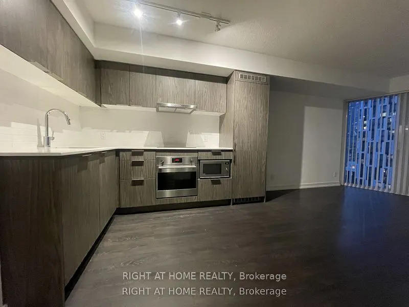 60 Shuter Street, #1709