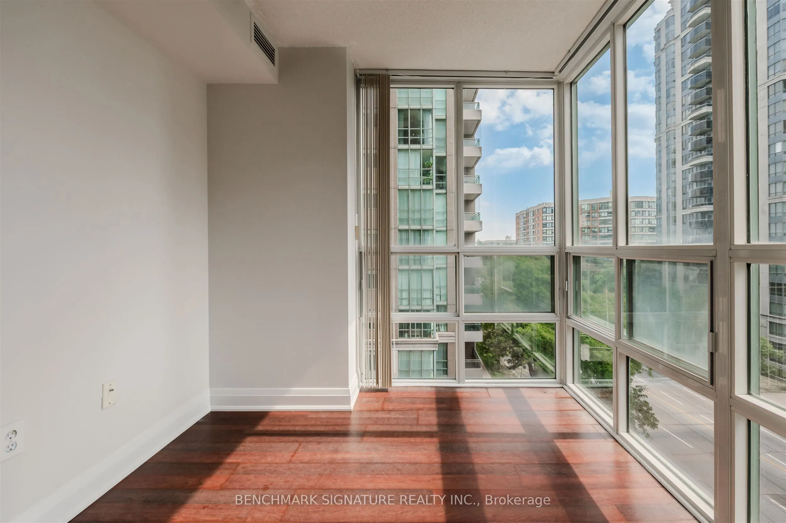 3 Pemberton Avenue, #608