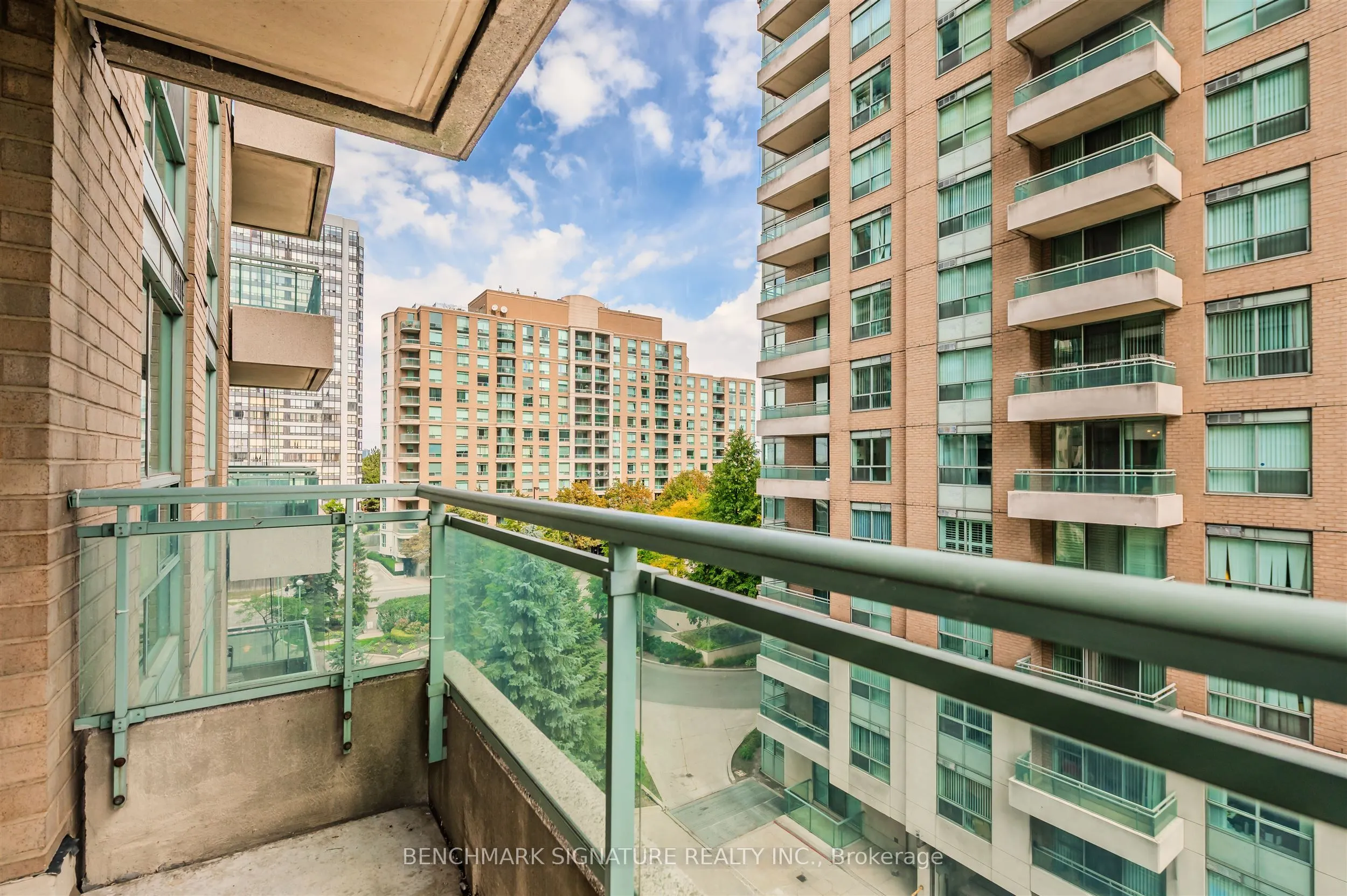 3 Pemberton Avenue, #608