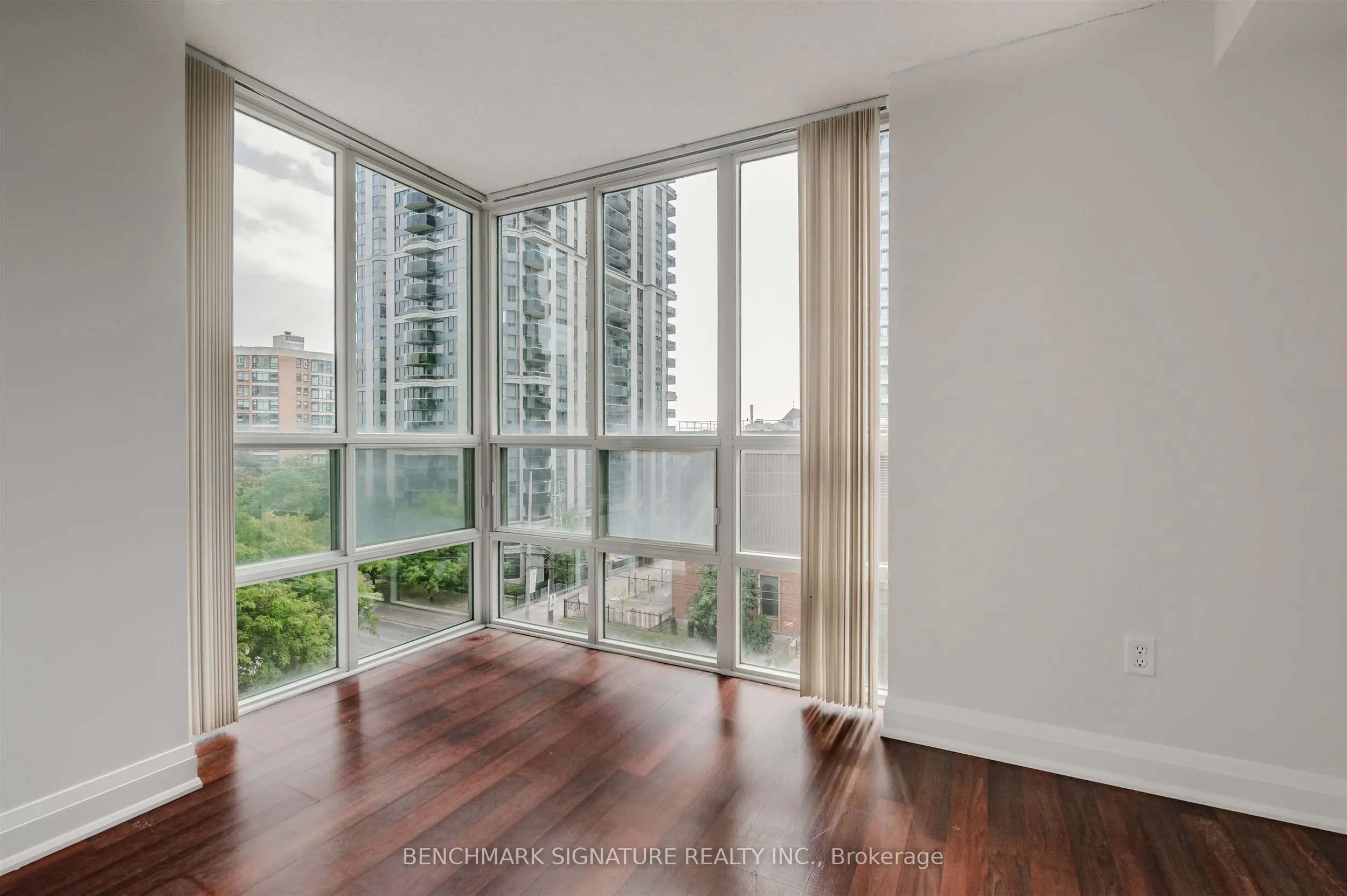 3 Pemberton Avenue, #608