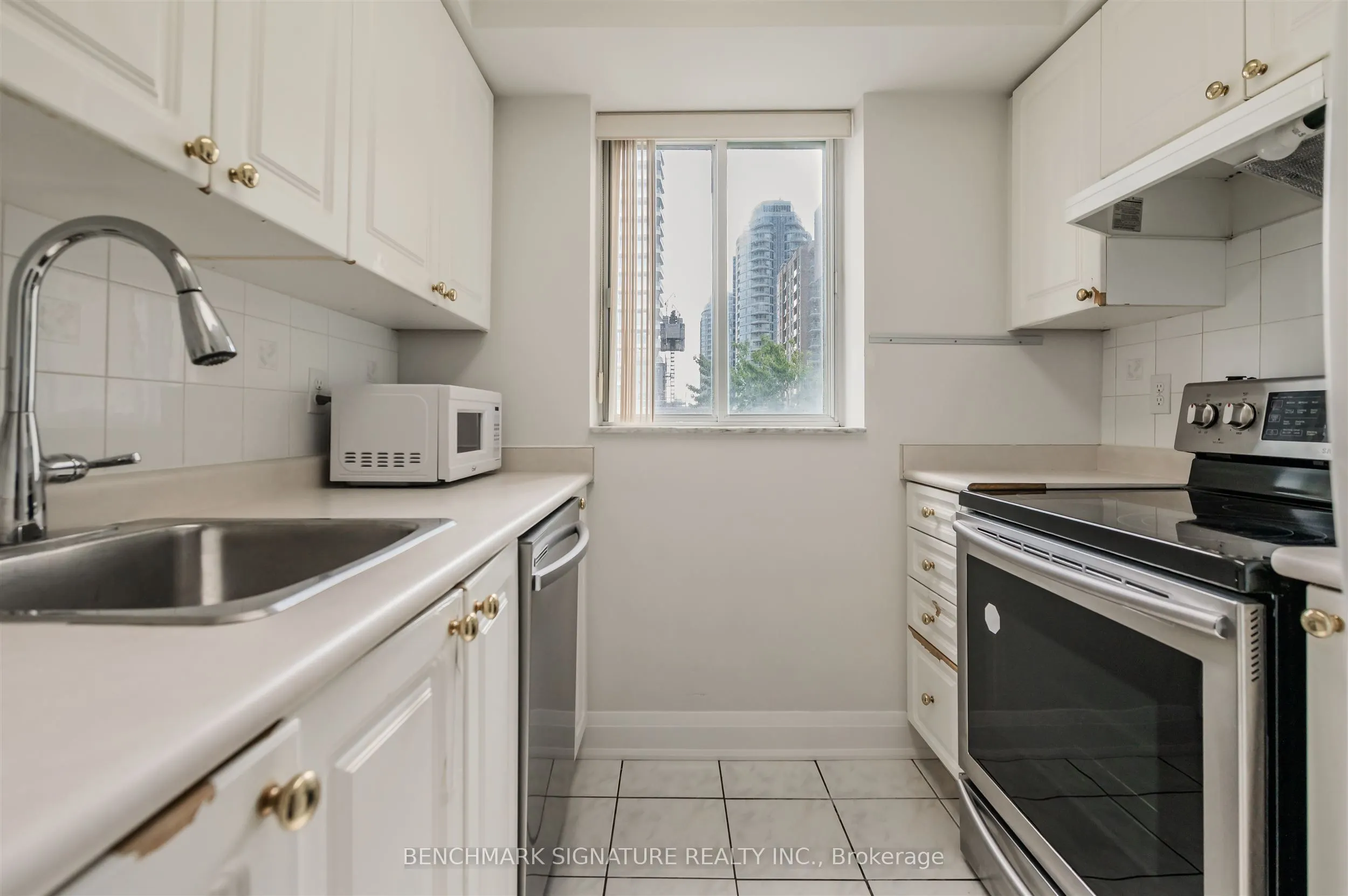 3 Pemberton Avenue, #608