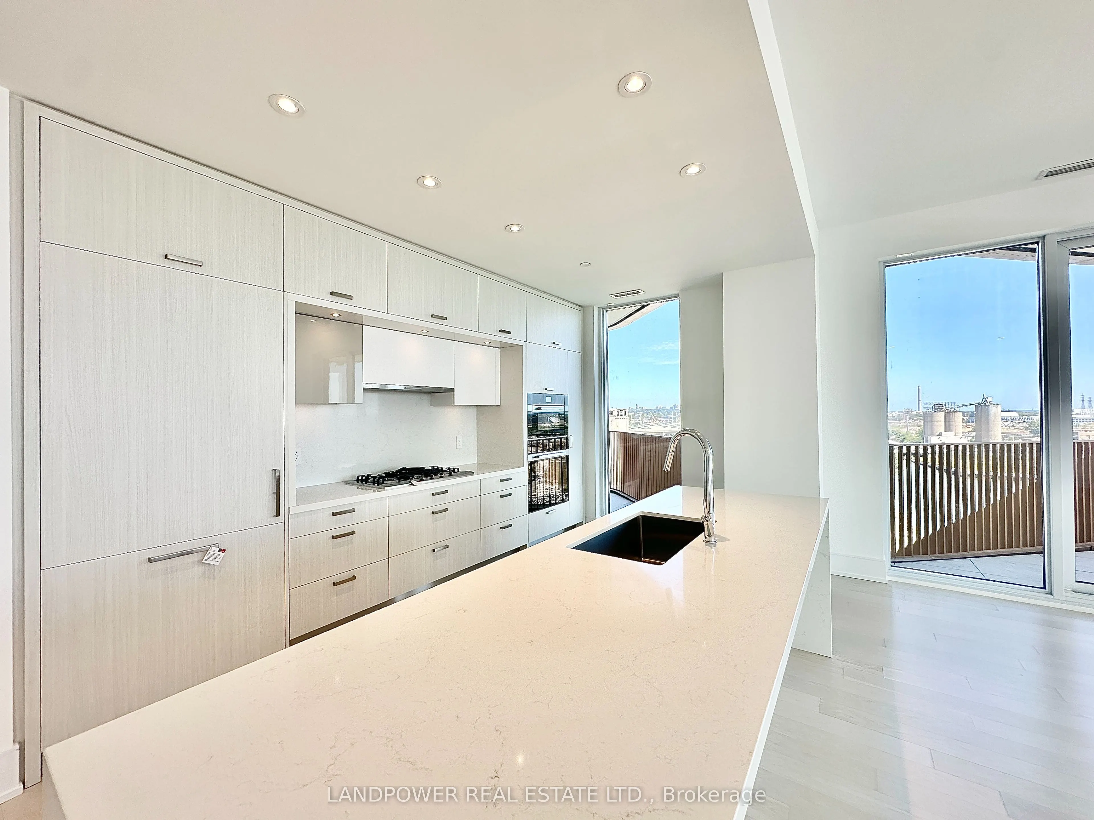 155 Merchants' Wharf, #1111