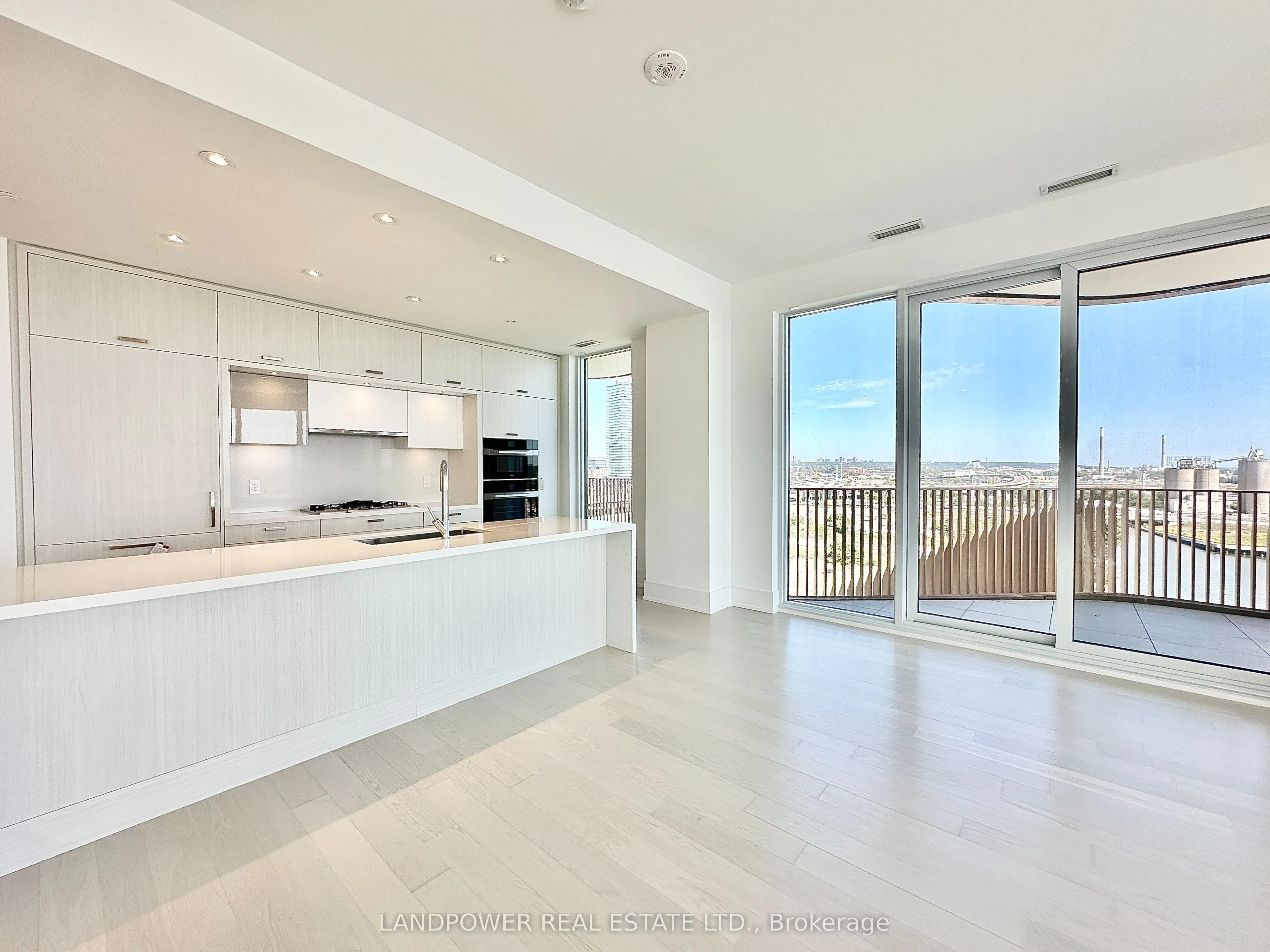 155 Merchants' Wharf, #1111