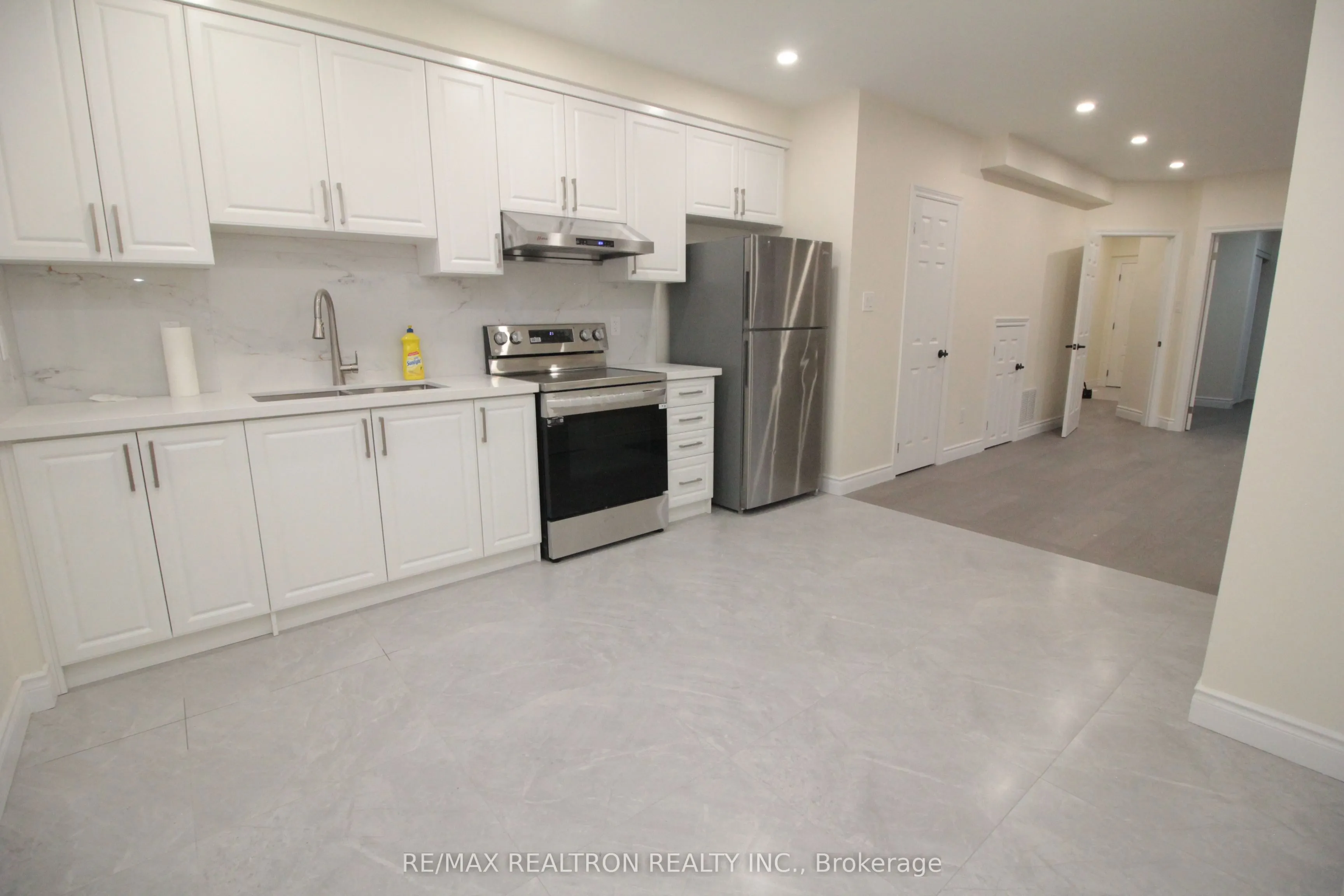 18 Roxton Road