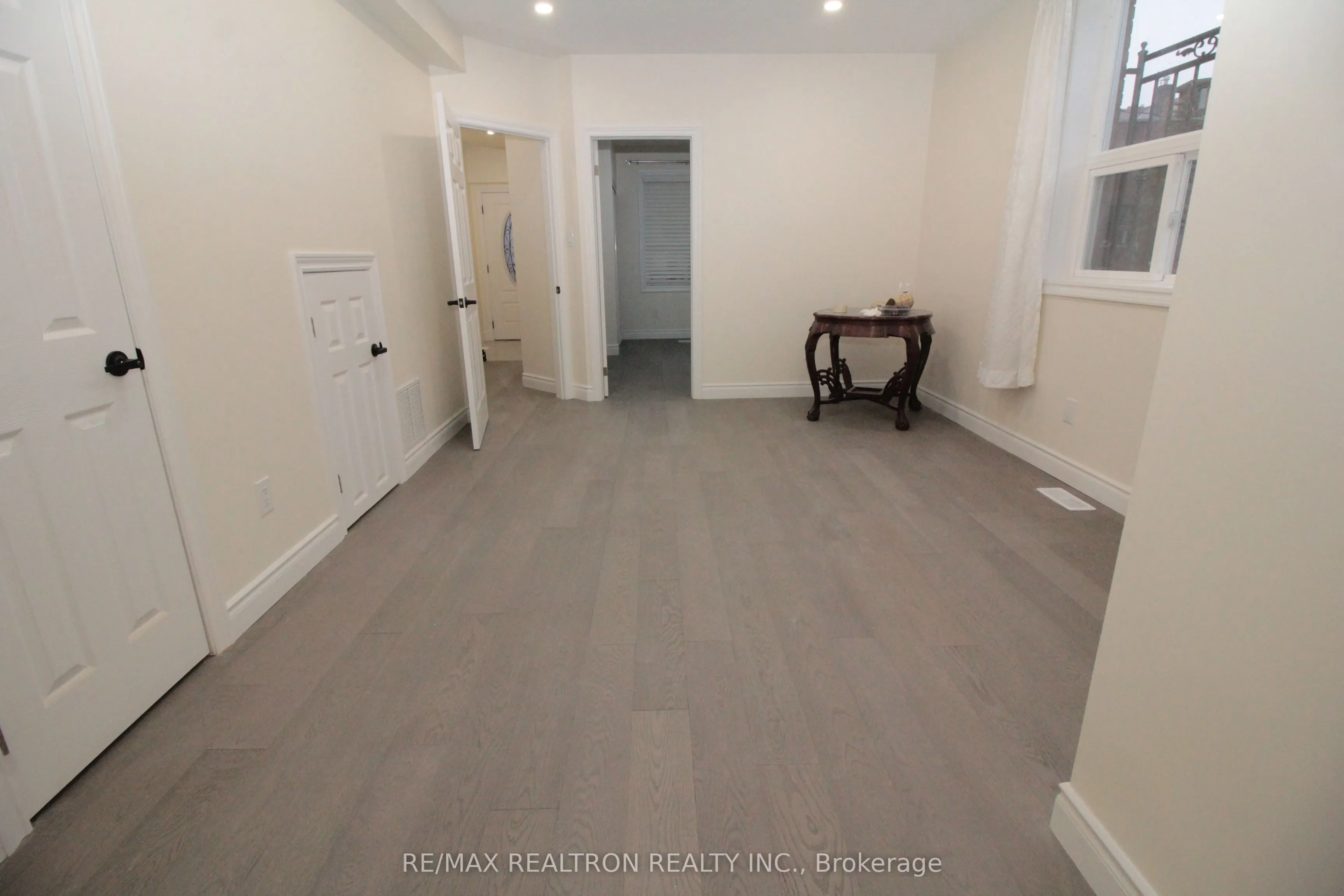 18 Roxton Road