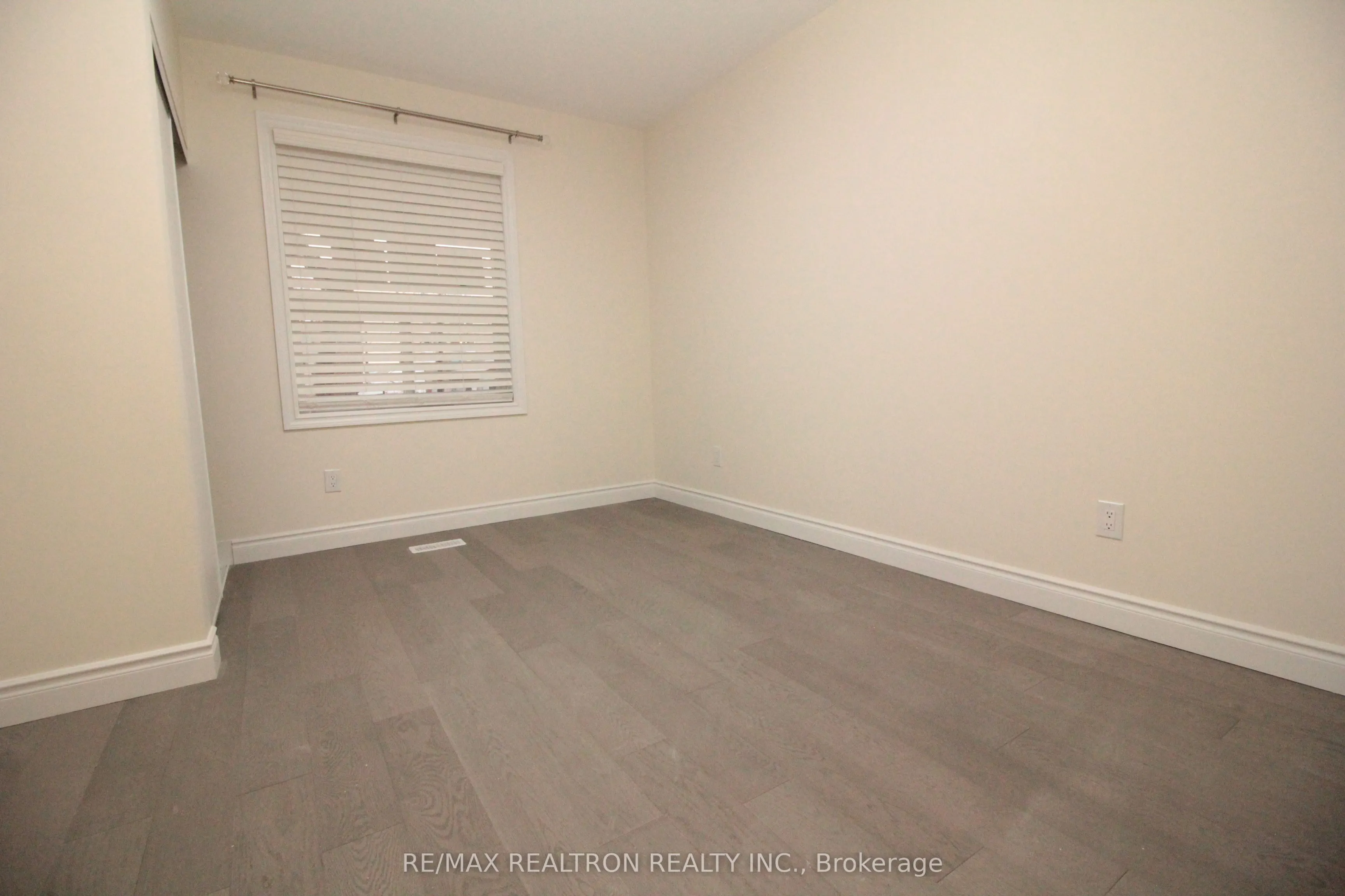 18 Roxton Road