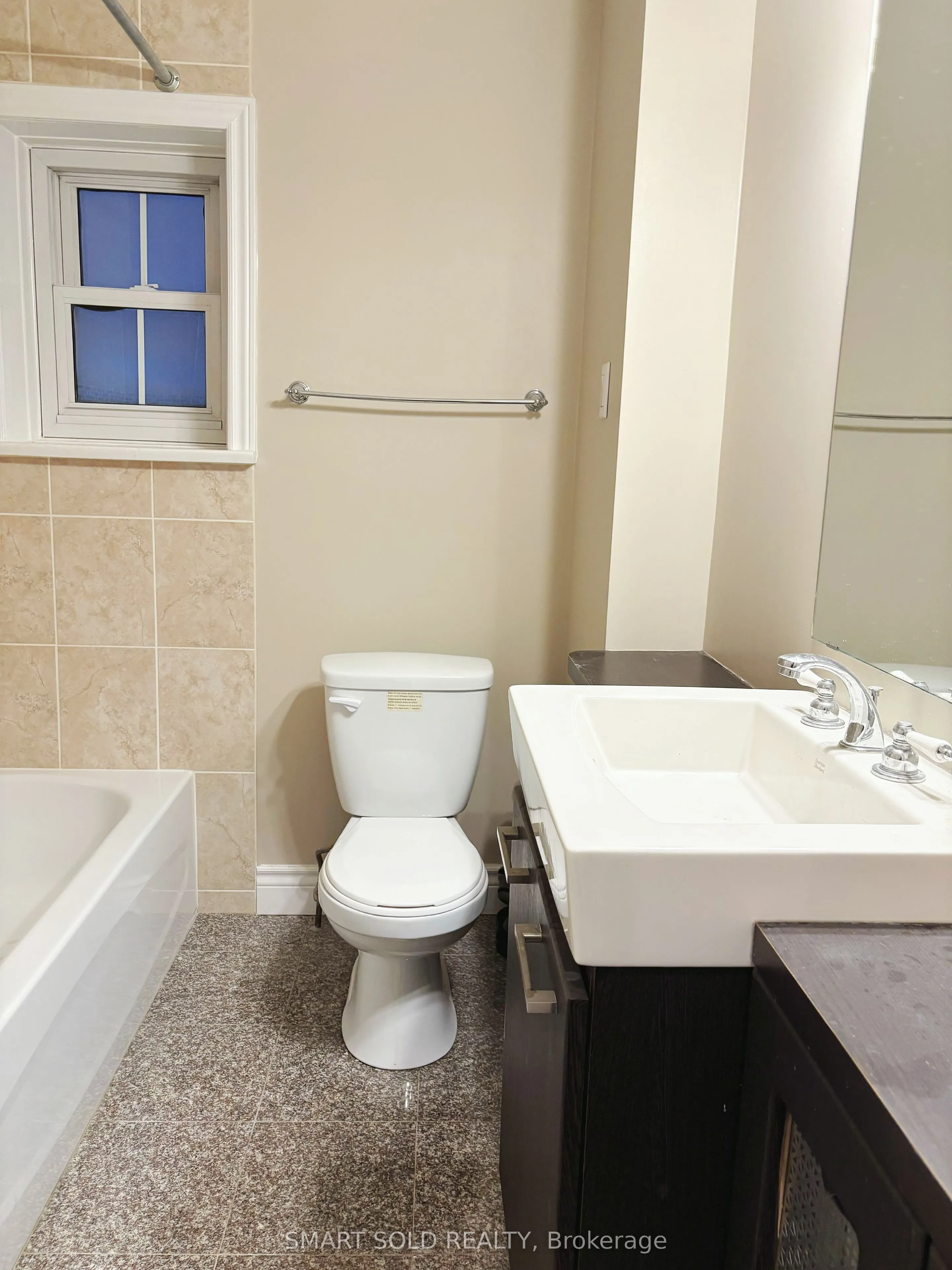 889 Avenue Road, #1ST FL