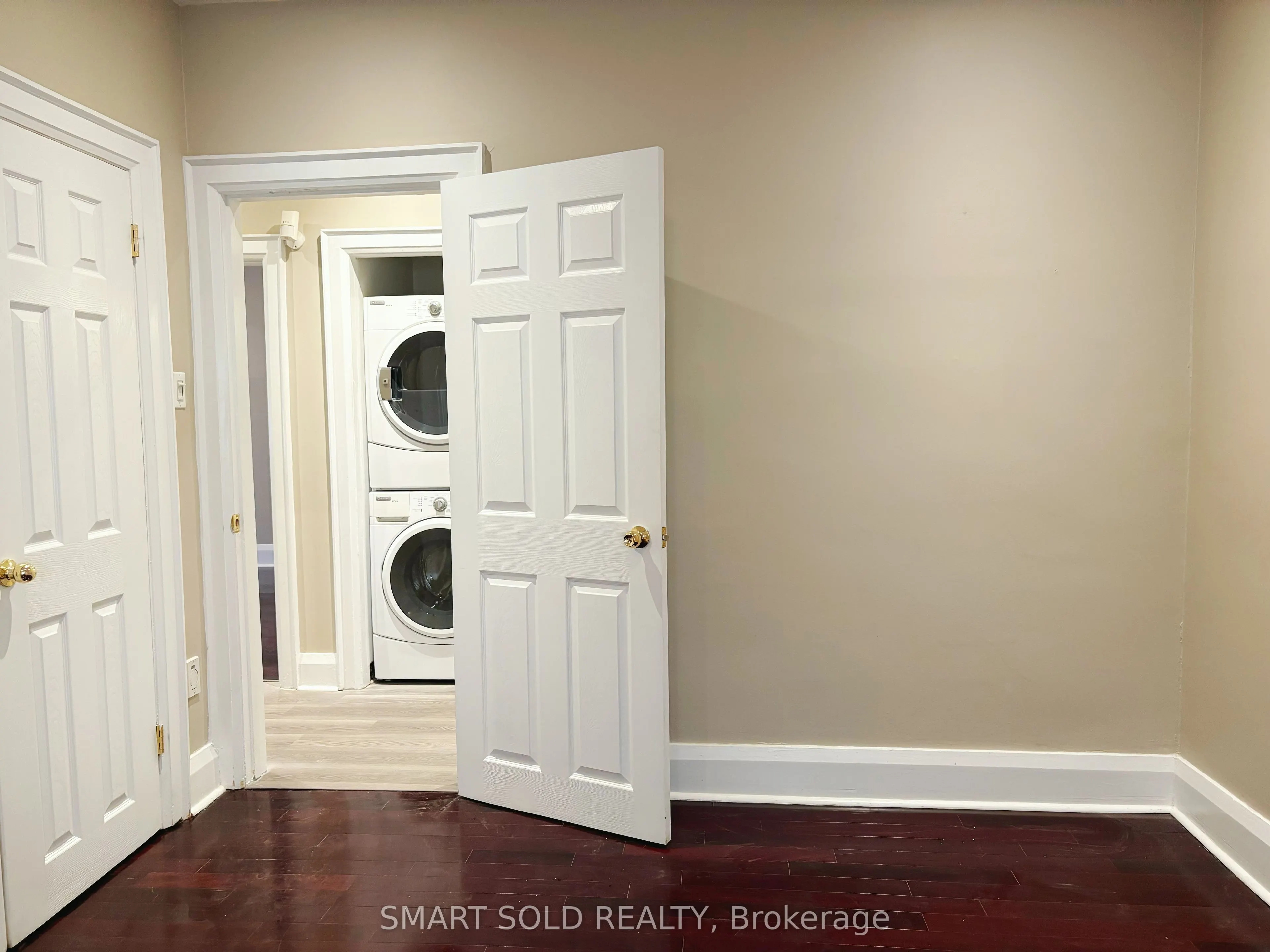 889 Avenue Road, #1ST FL