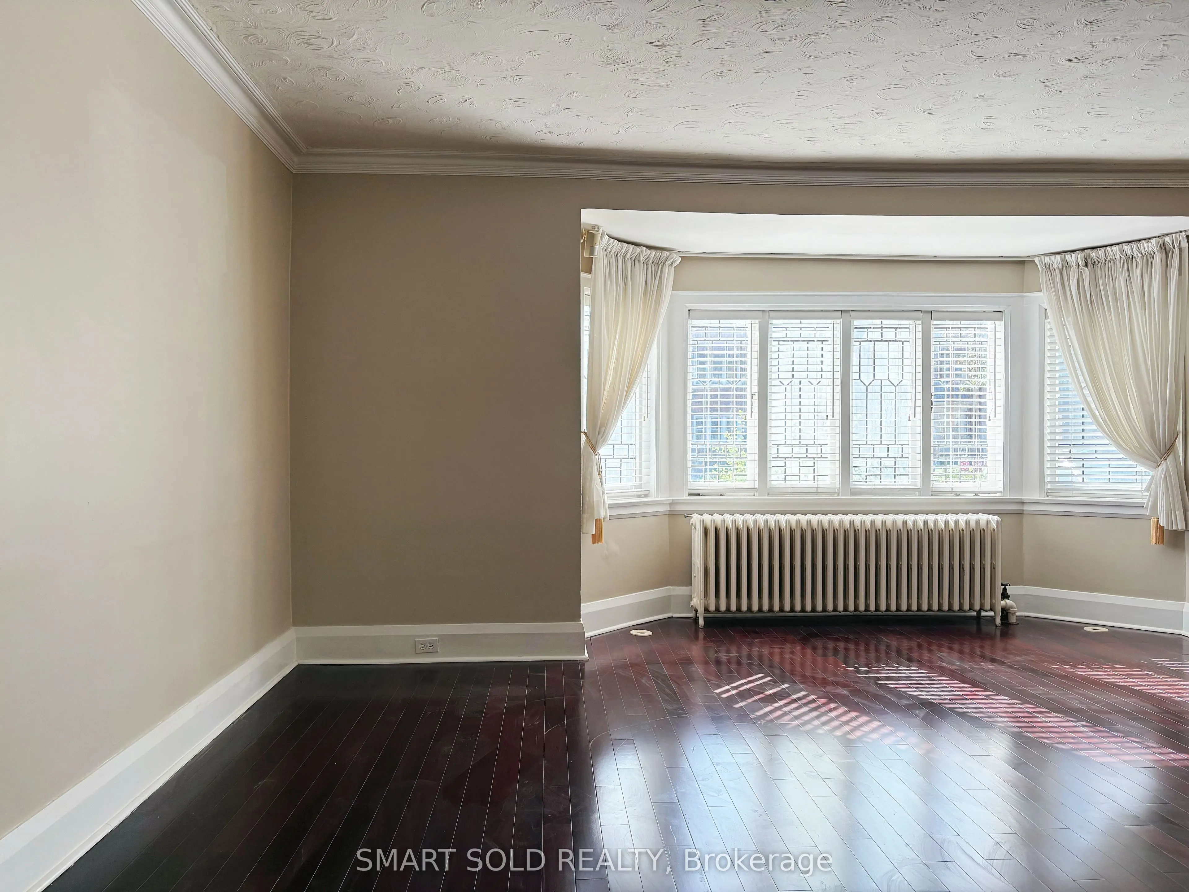 889 Avenue Road, #1ST FL