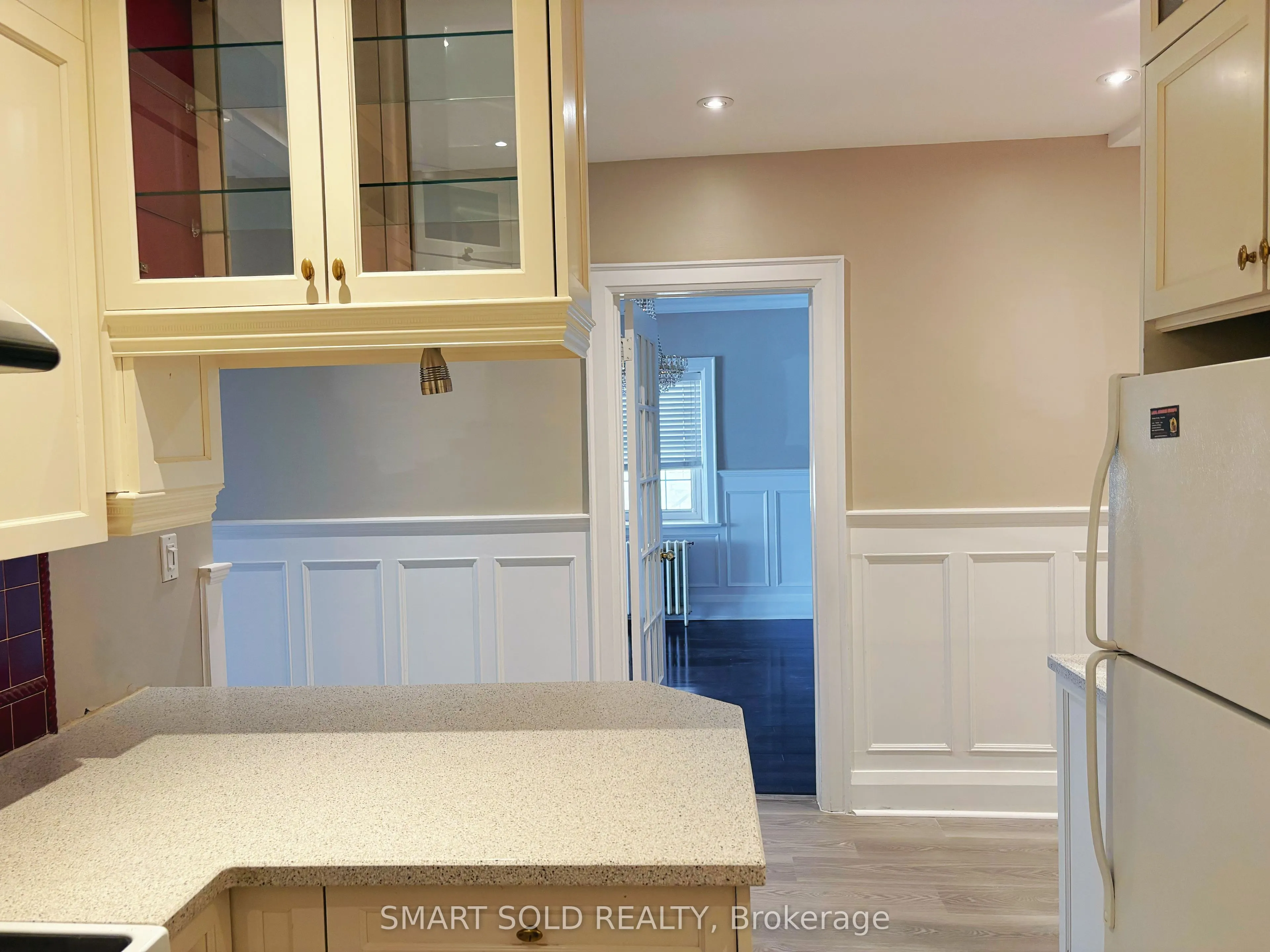 889 Avenue Road, #1ST FL