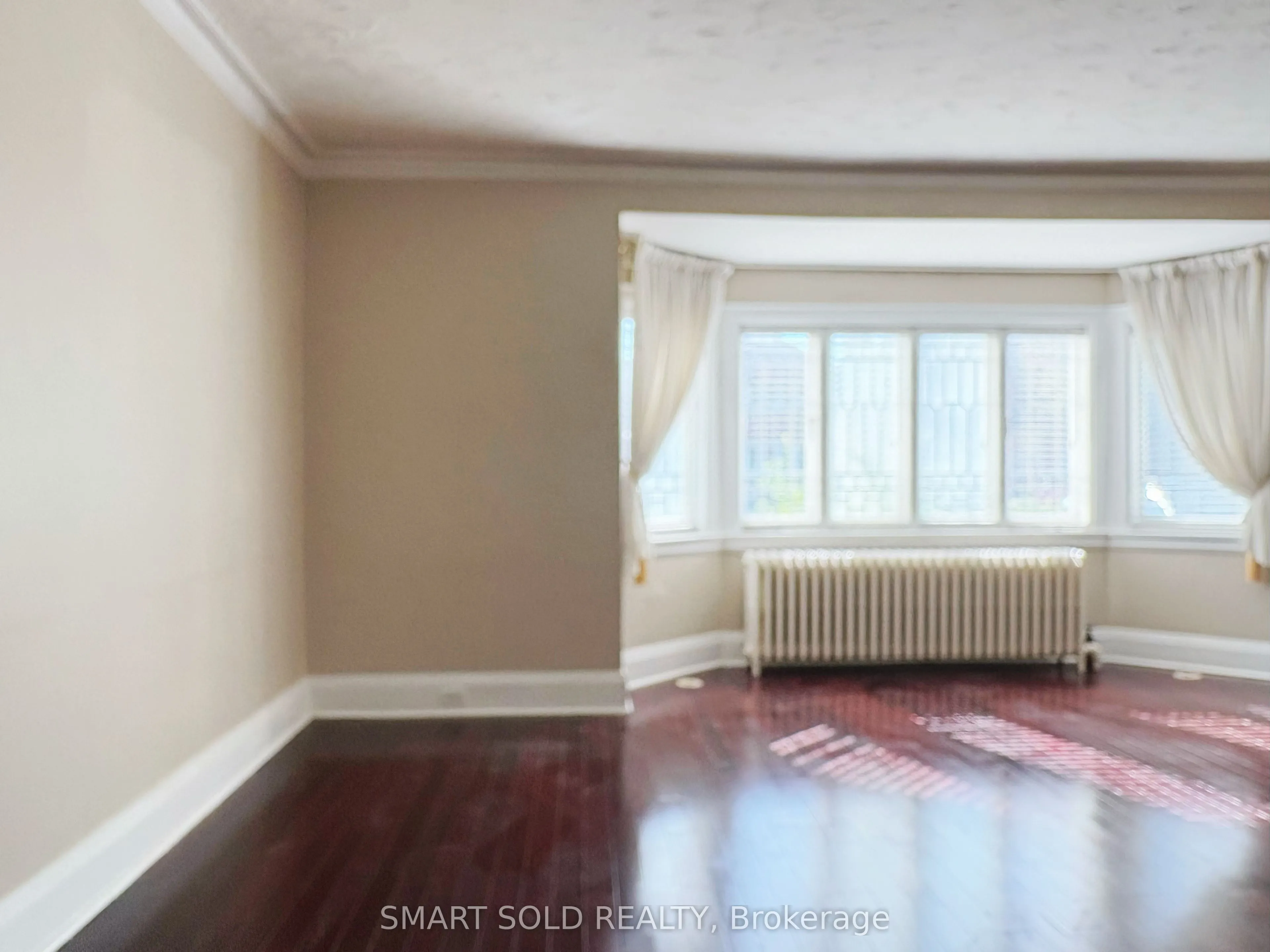 889 Avenue Road, #1ST FL