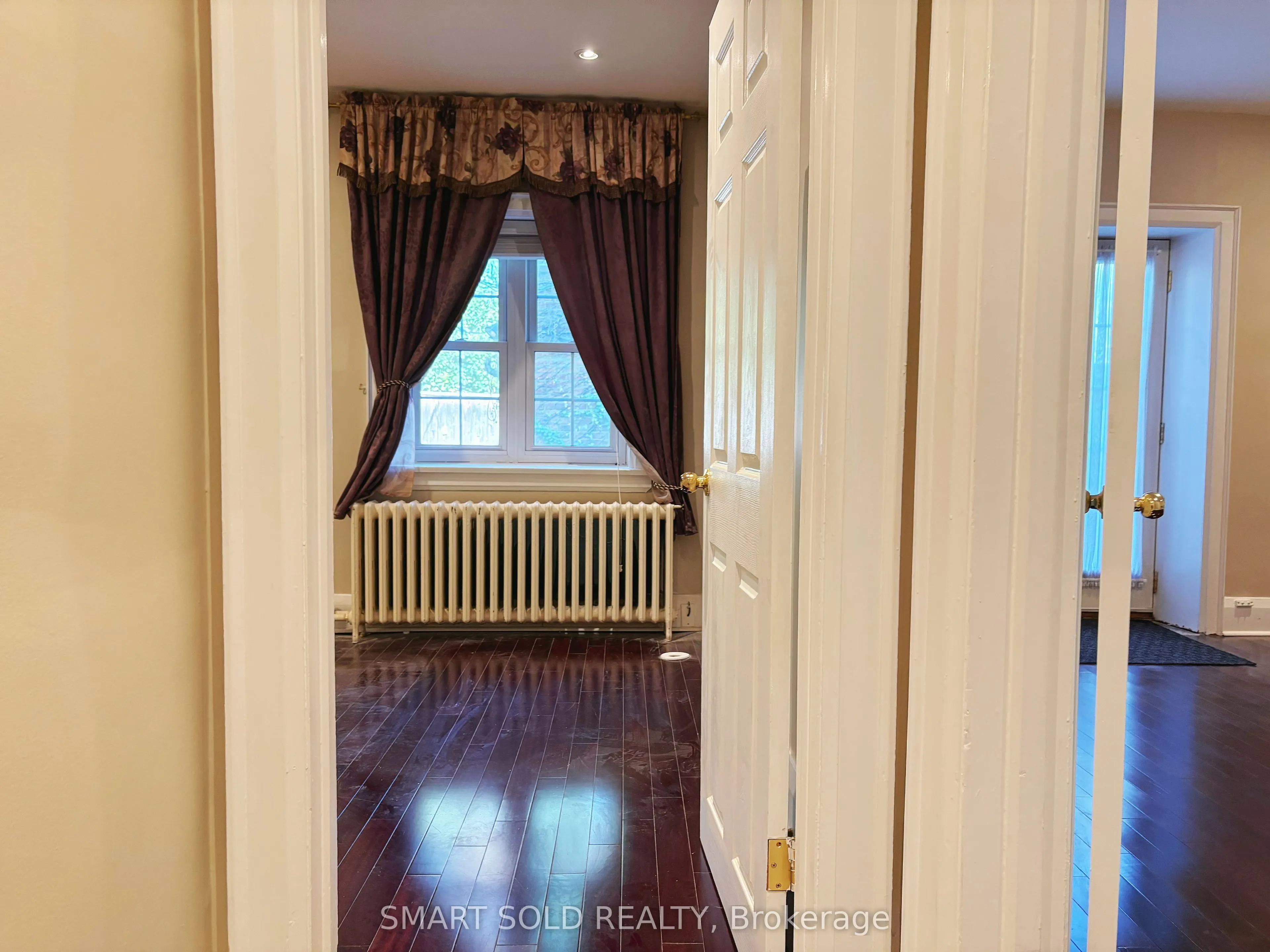 889 Avenue Road, #1ST FL