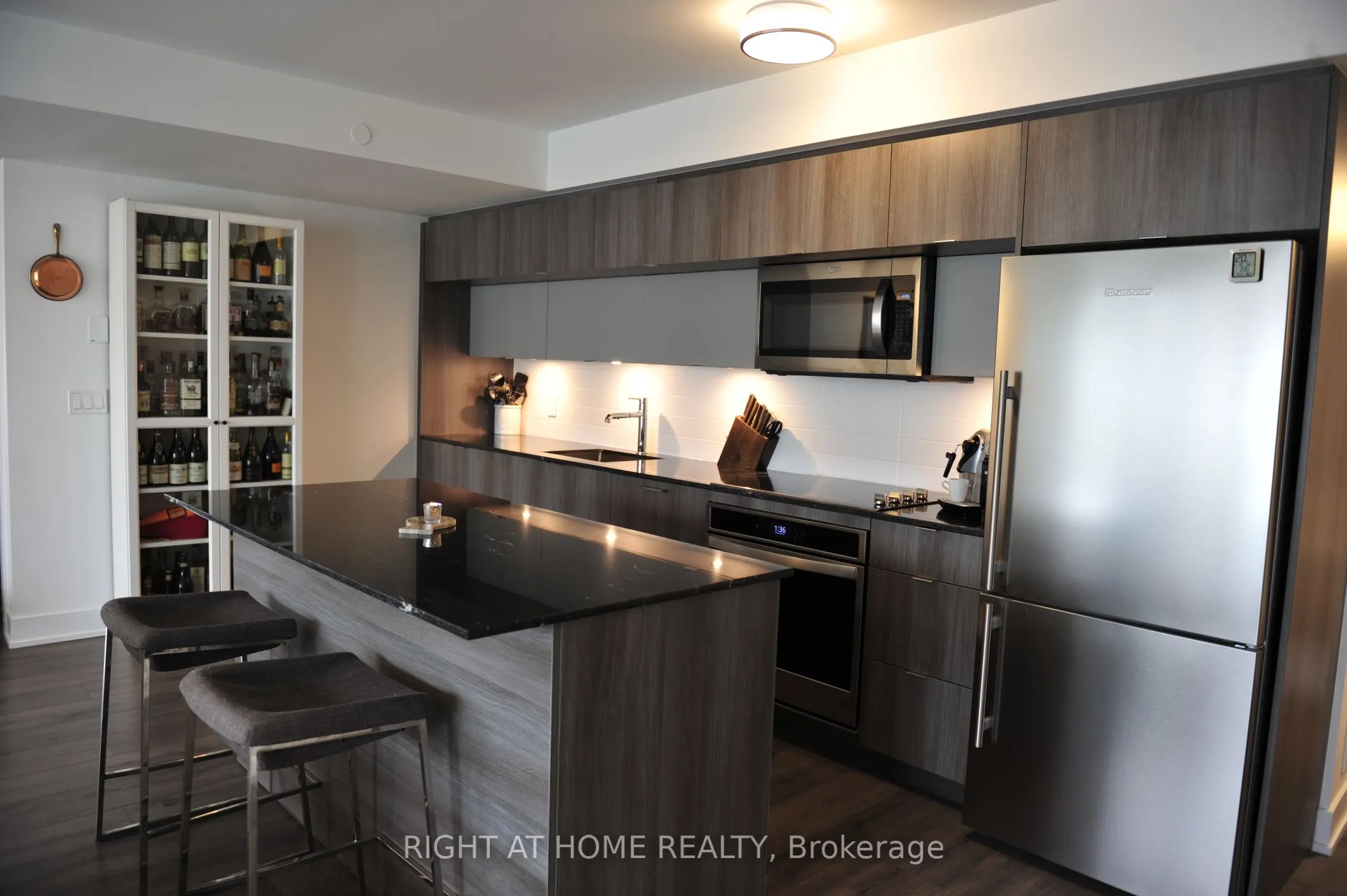 575 Bloor Street E, #1502