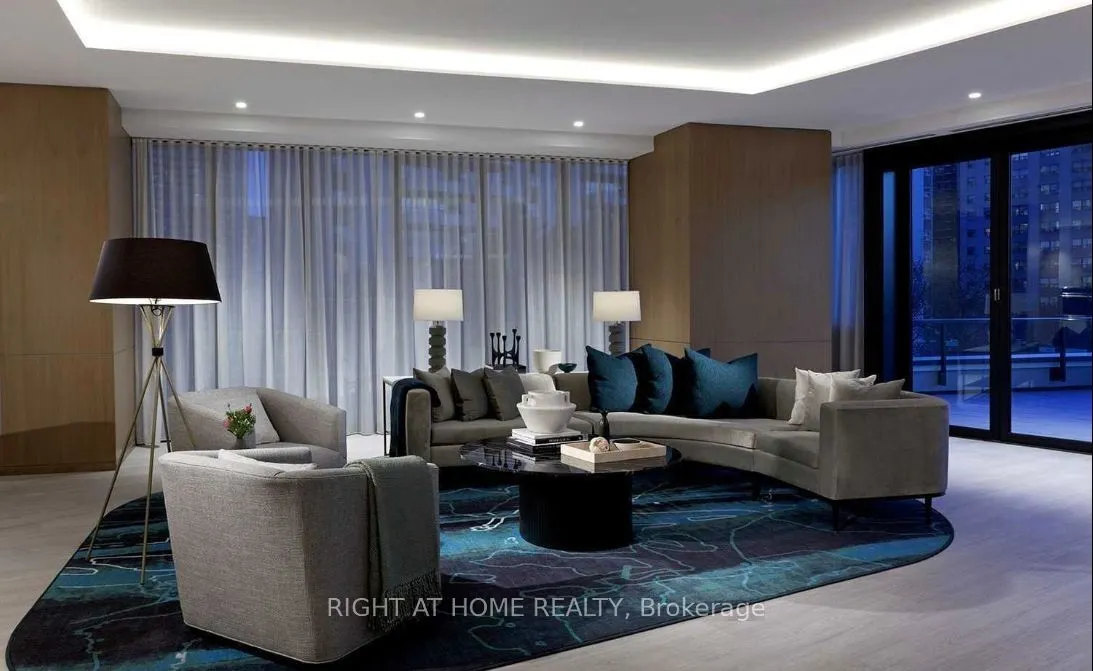 575 Bloor Street E, #1502
