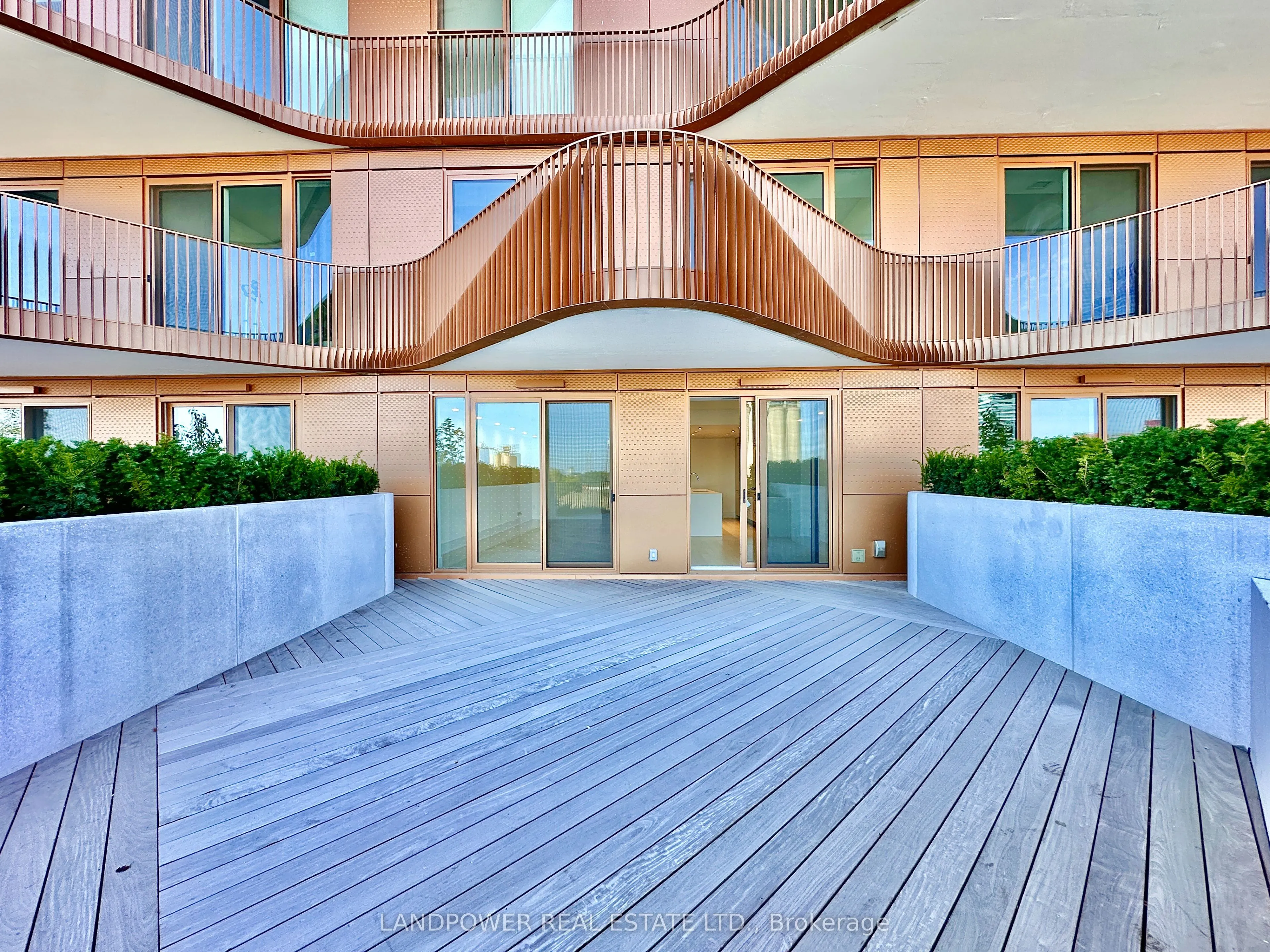 155 Merchants' Wharf, #302